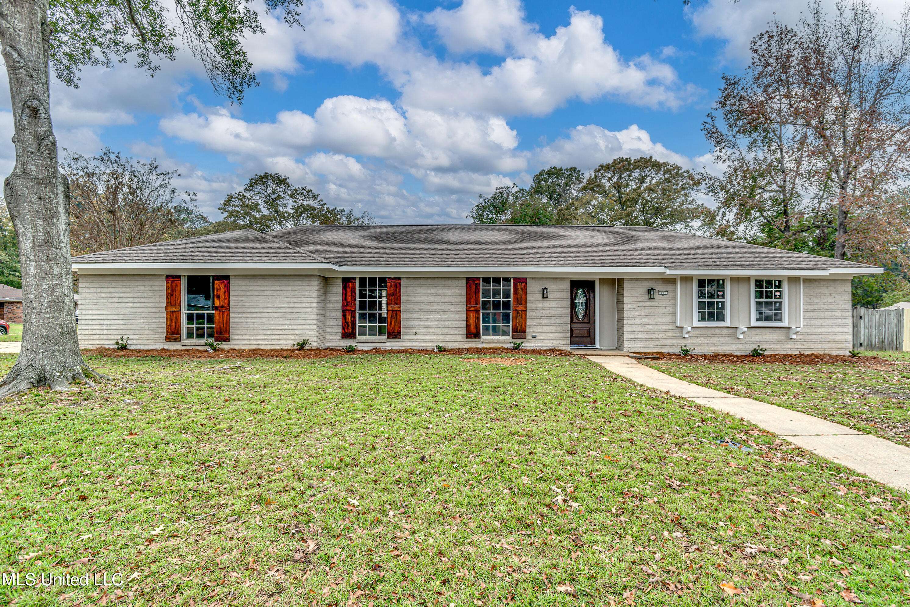 Brandon, MS 39042,111 Hickory Hill Place