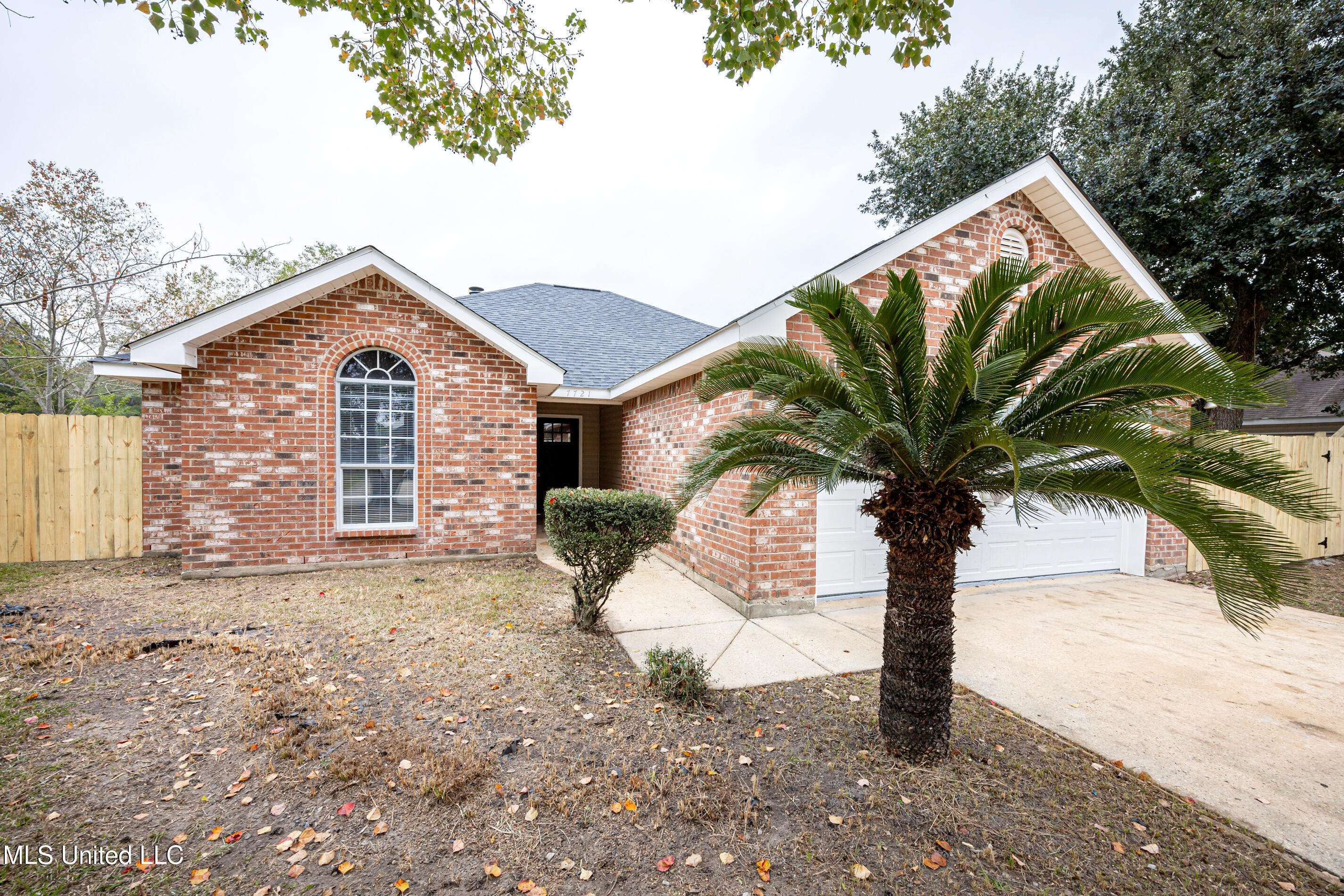 Ocean Springs, MS 39564,7721 Falcon Circle