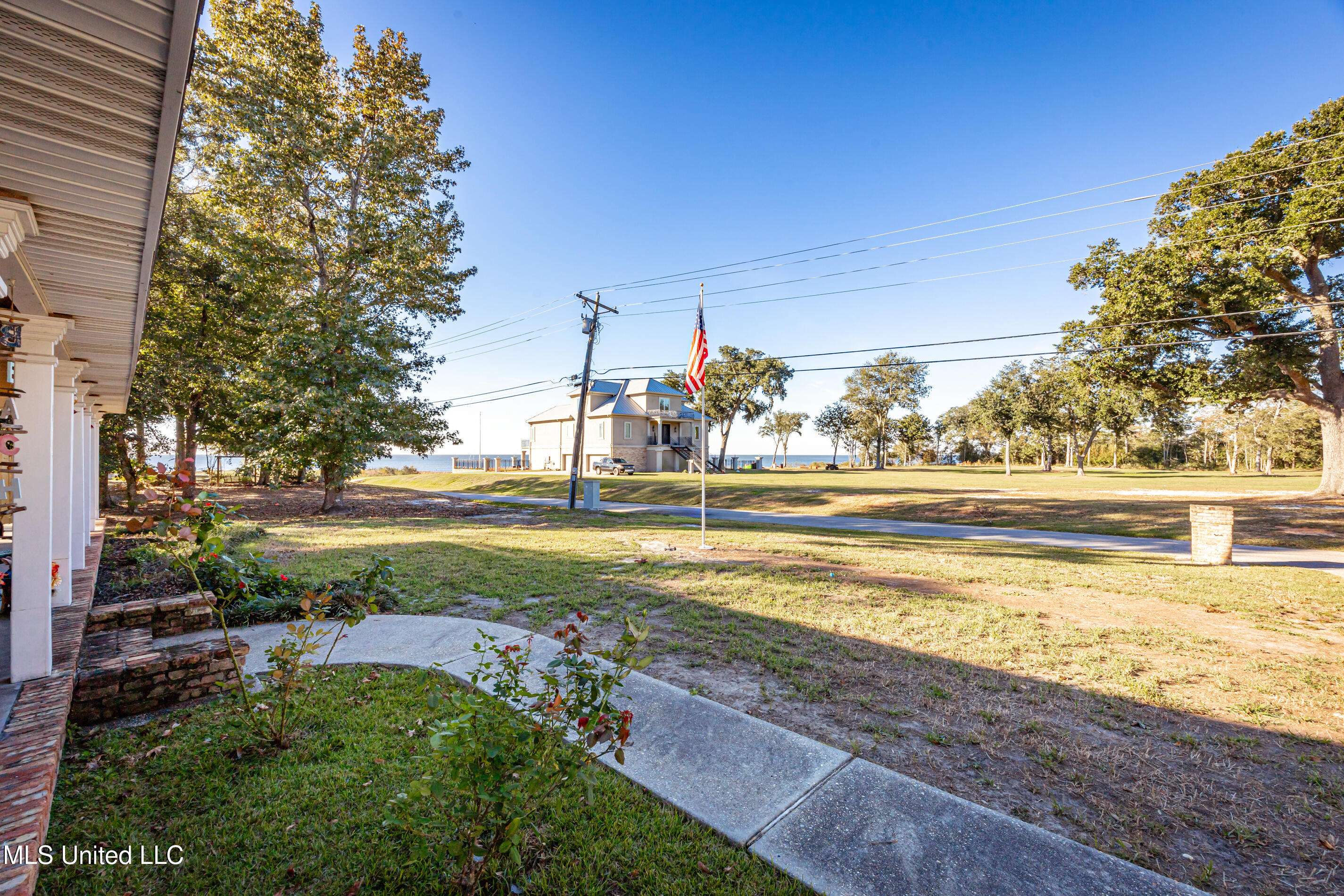 Ocean Springs, MS 39564,1716 Seashore Avenue