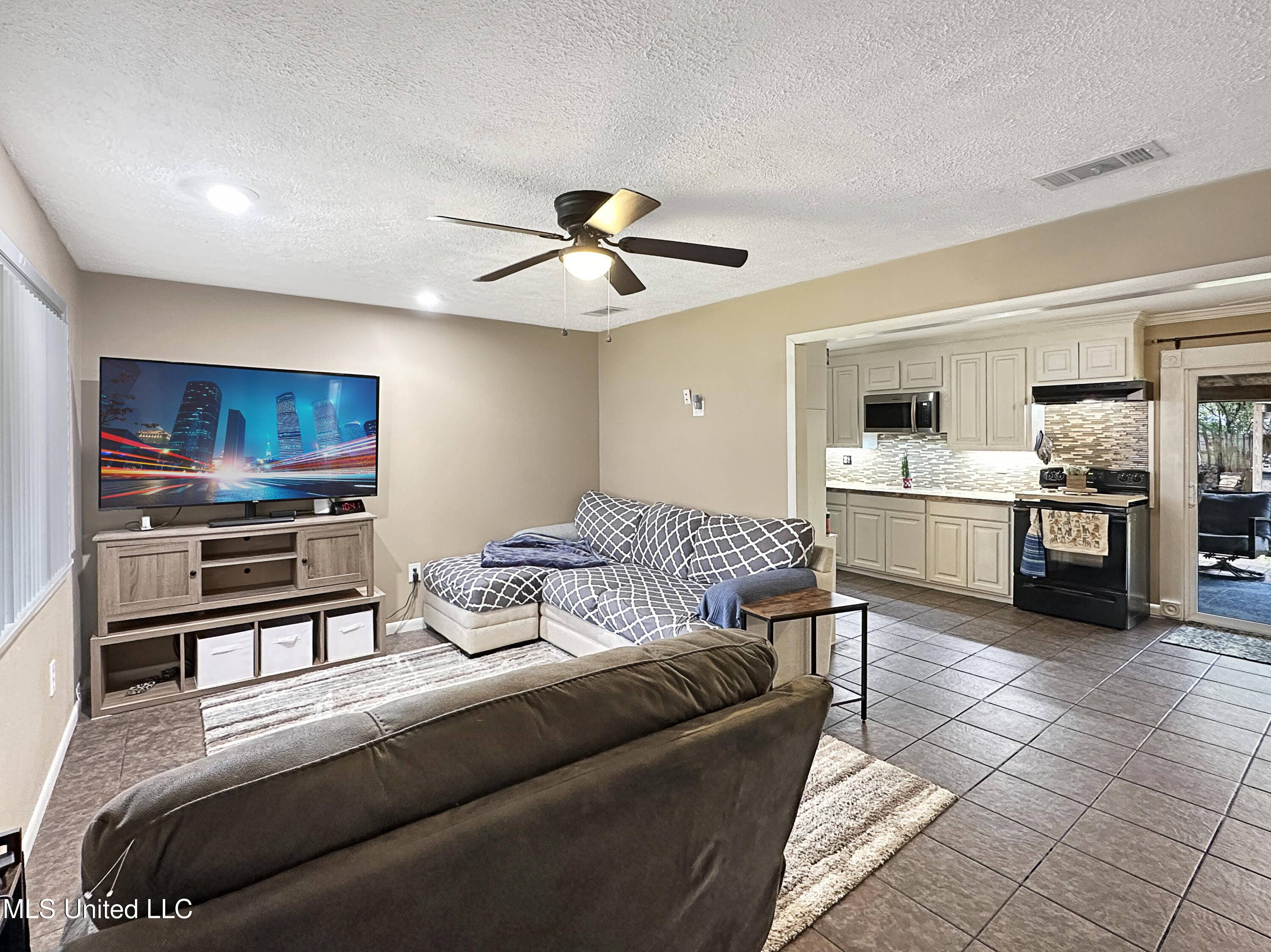 Pearl, MS 39208,214 W Pine Drive