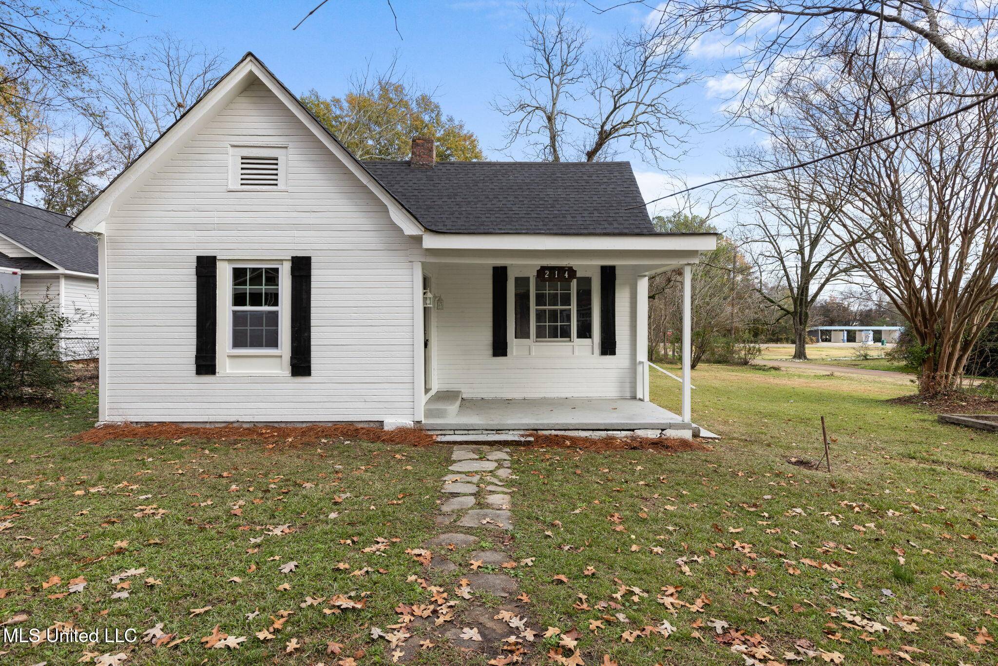 Tupelo, MS 38801,214 S Highland Drive
