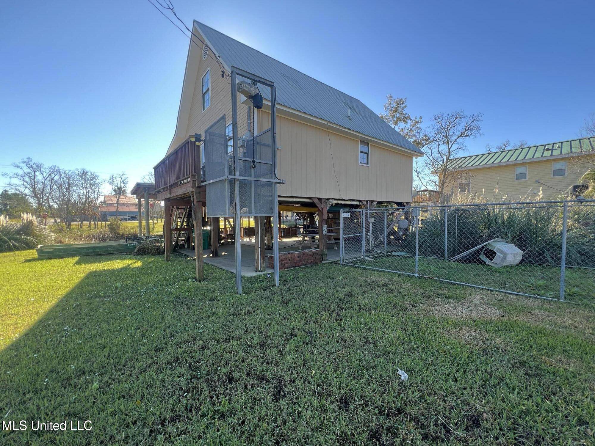 Bay Saint Louis, MS 39520,5107 Gulf Street