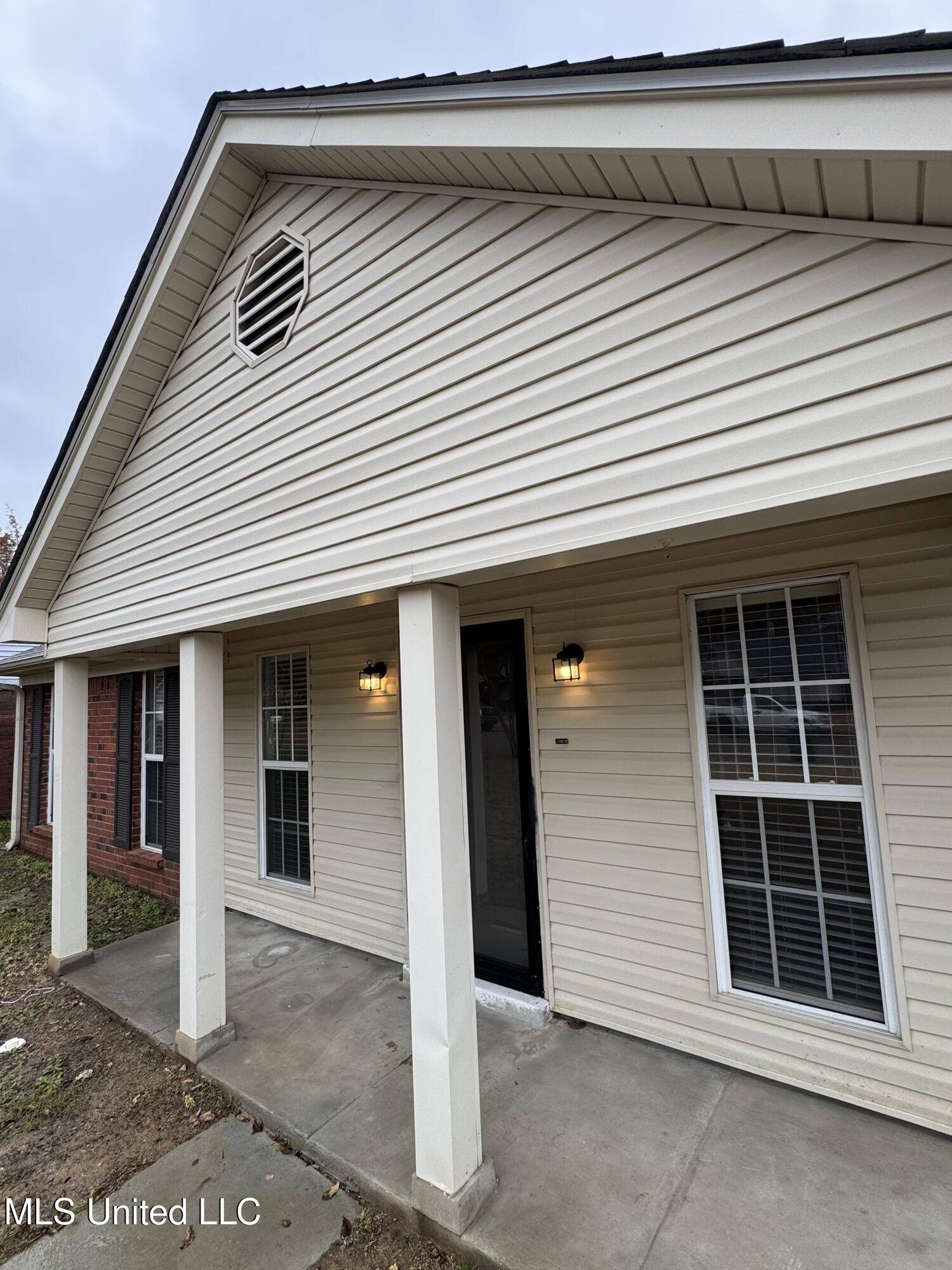 Southaven, MS 38671,8140 Long Branch Dr N