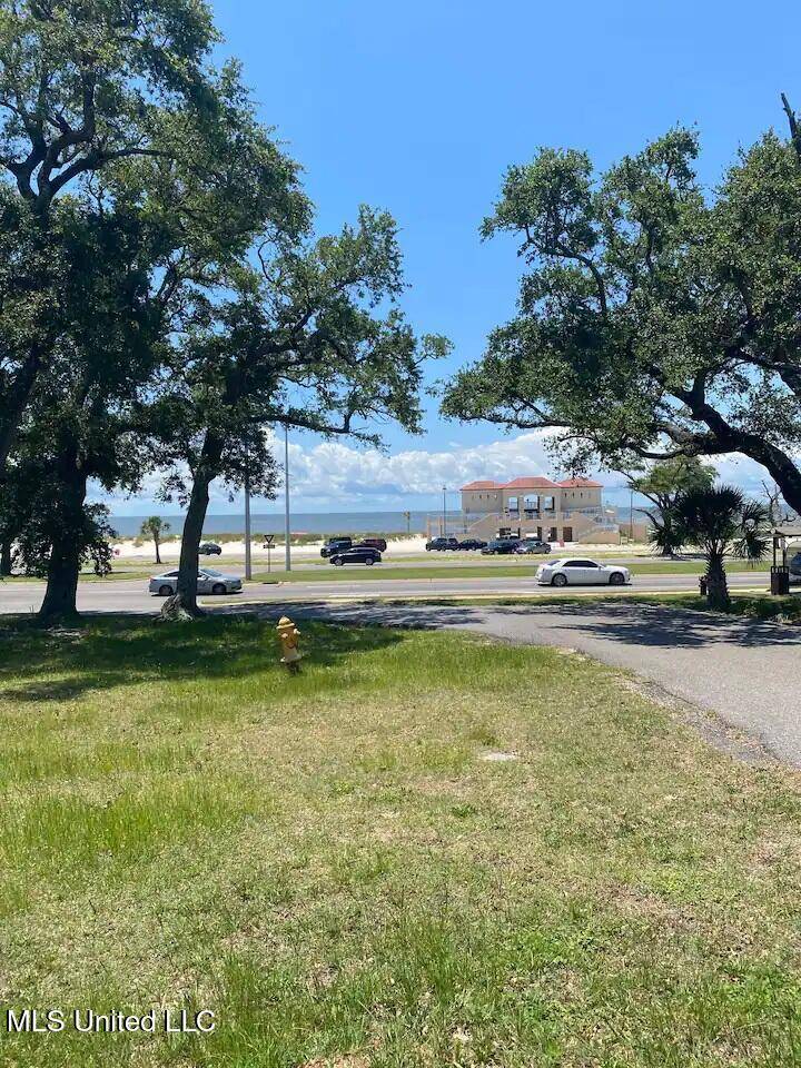 Biloxi, MS 39531,1664 Beach Boulevard #35