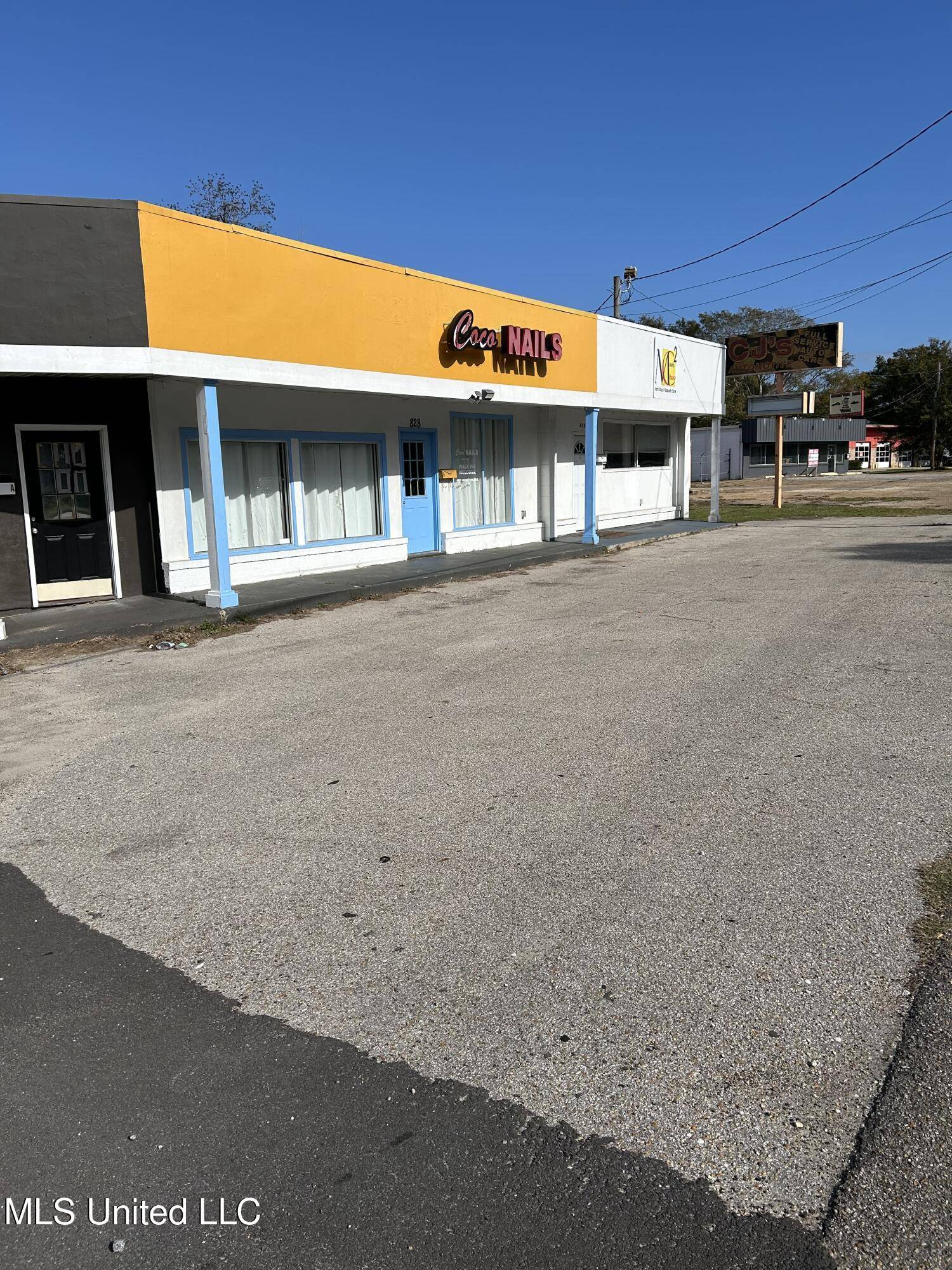Gulfport, MS 39501,828 Pass Road