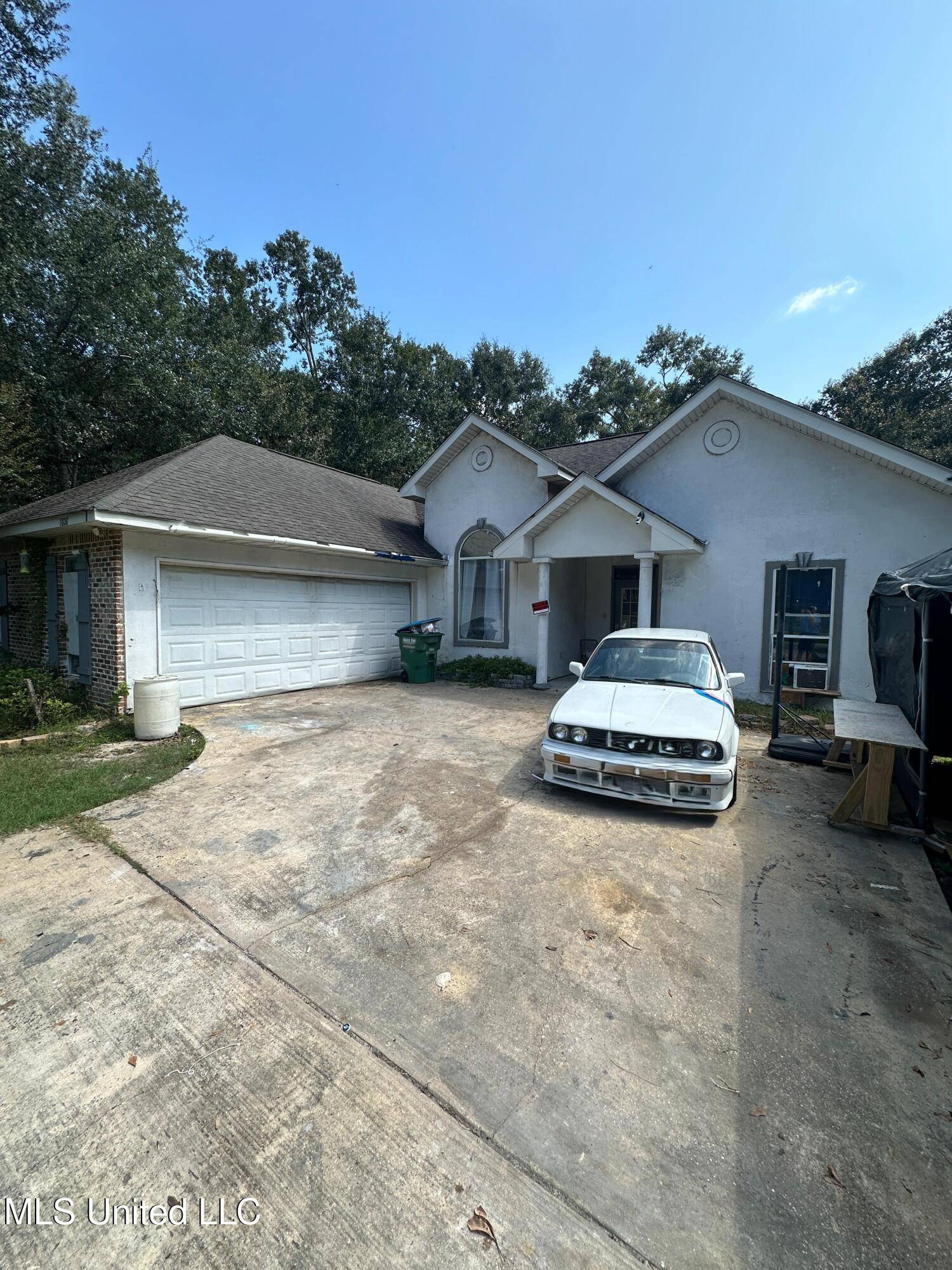 Ocean Springs, MS 39564,1808 Pelican Avenue