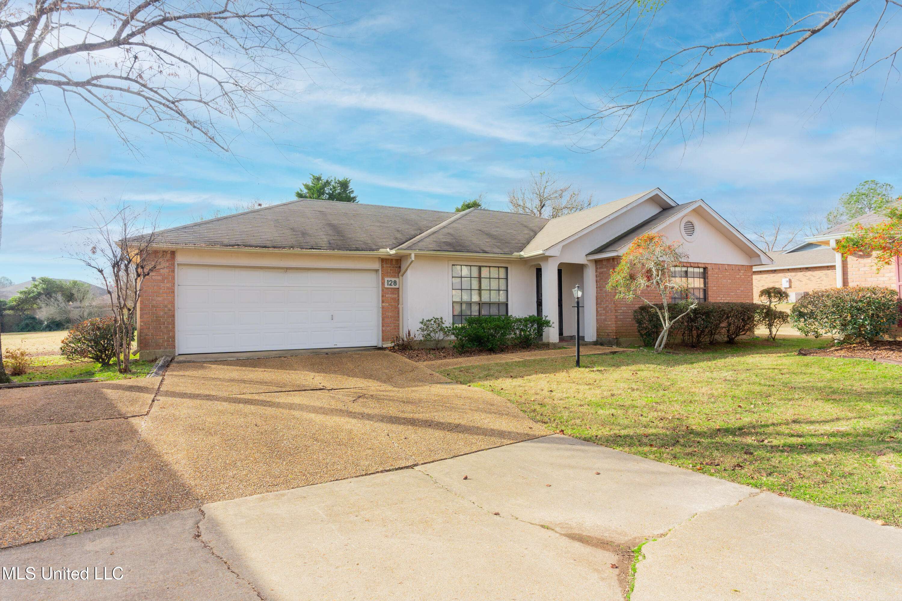 Clinton, MS 39056,128 Villa Way