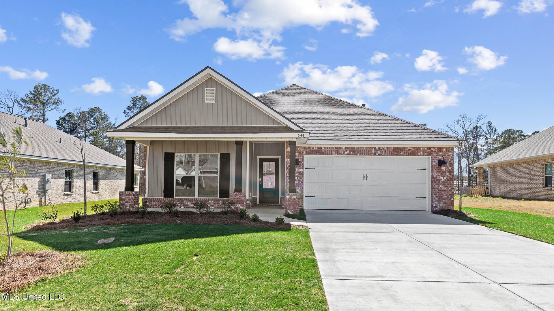 Pearl, MS 39208,544 Vista Pointe Dr