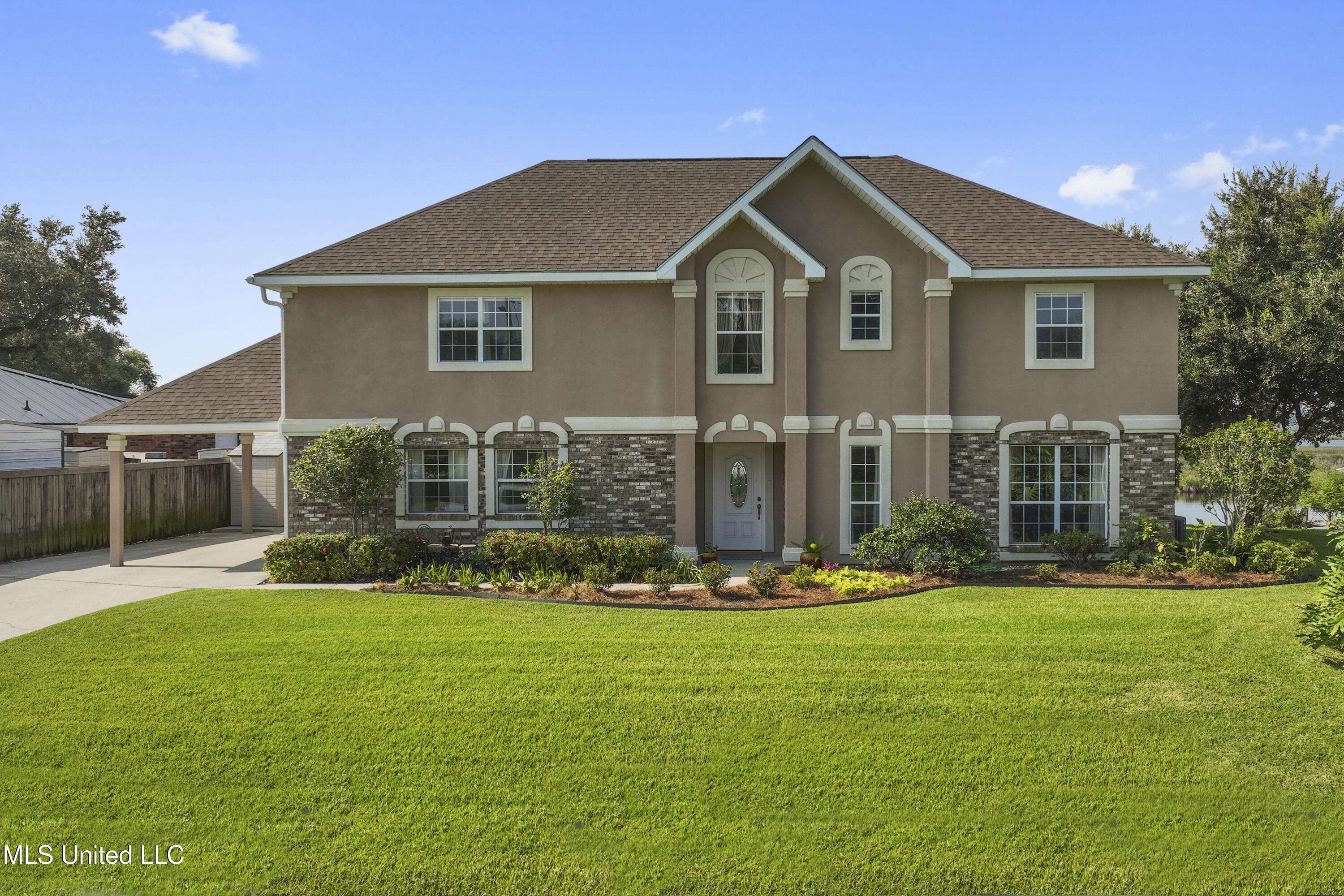 Biloxi, MS 39532,2509 S South Shore Drive