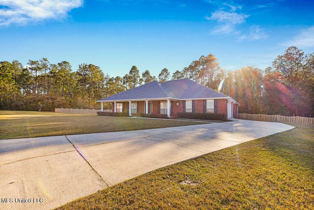 Vancleave, MS 39565,10200 Green Leaf Circle