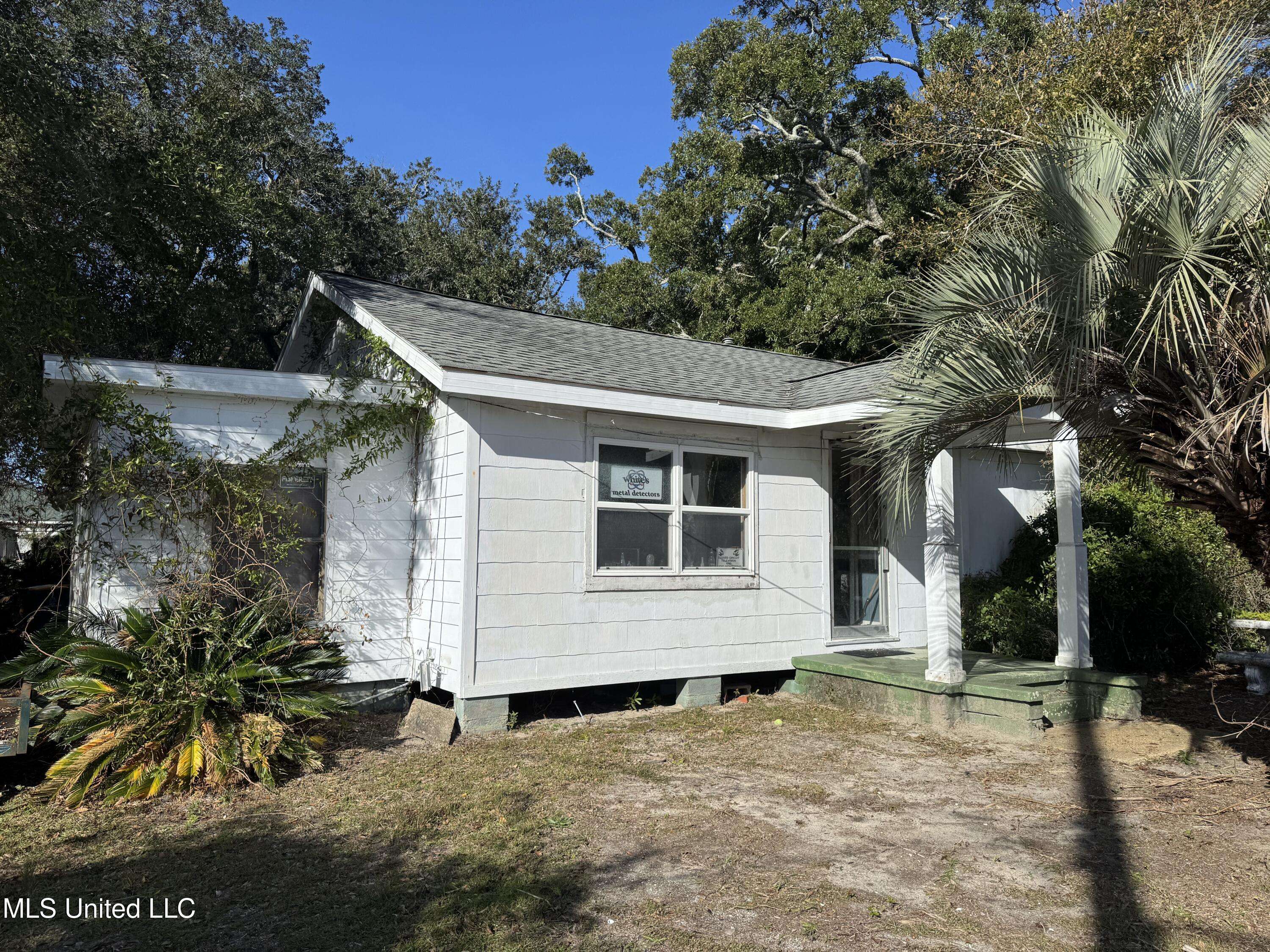 Biloxi, MS 39531,307 Shirley Court