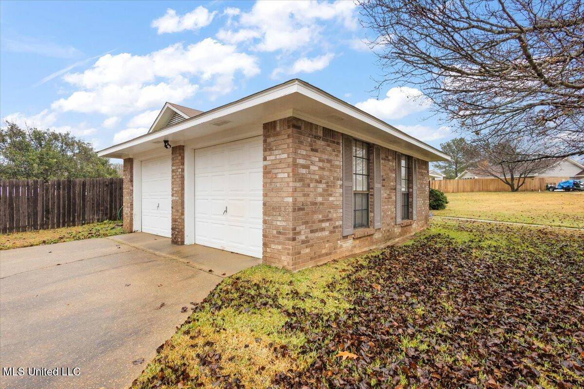 Pearl, MS 39208,125 Pine Ridge Cove