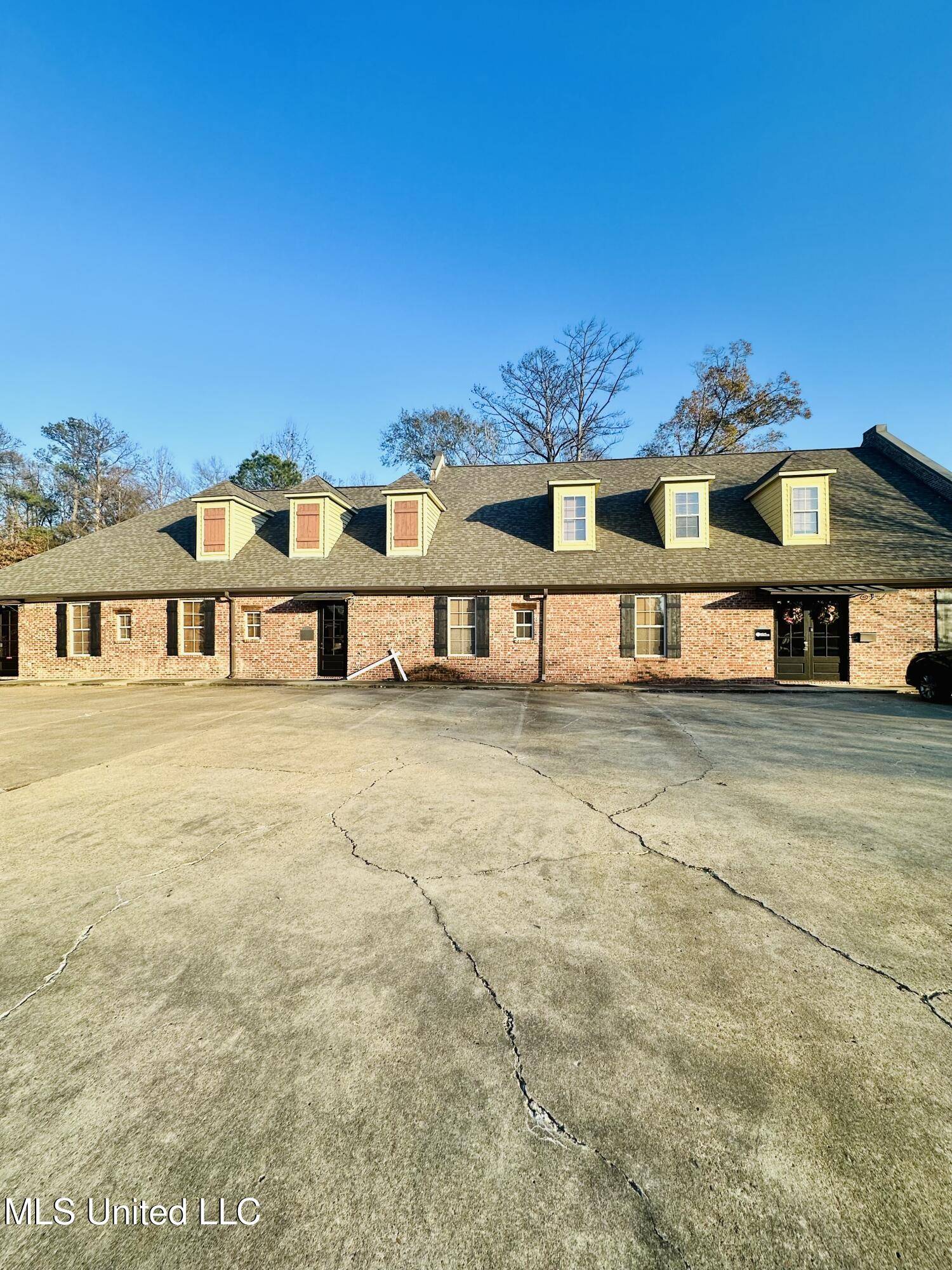 Brandon, MS 39047,505 Avalon Way #Suite B-11