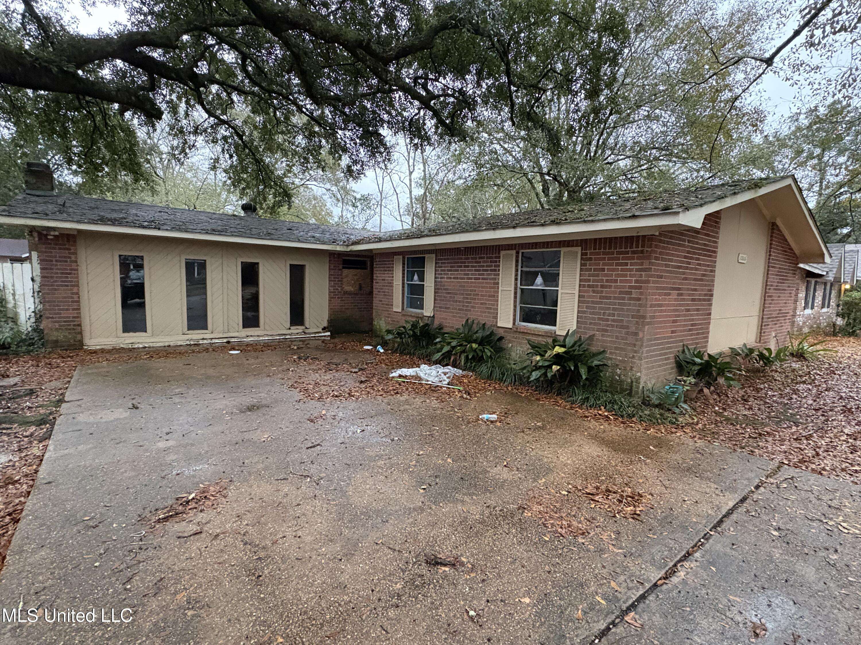 Moss Point, MS 39562,10016 Oakwood Park Drive