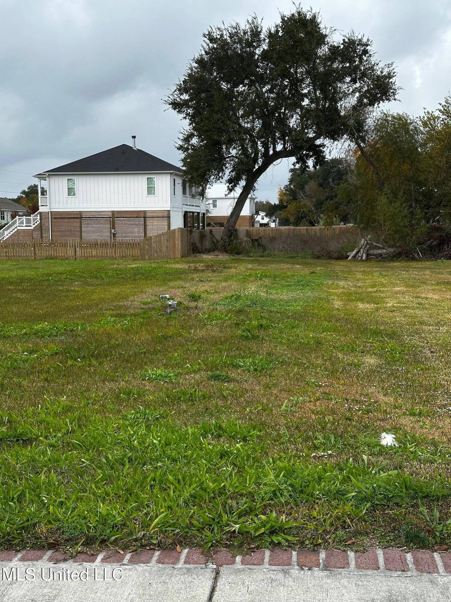 Pass Christian, MS 39571,141 E 2nd Street