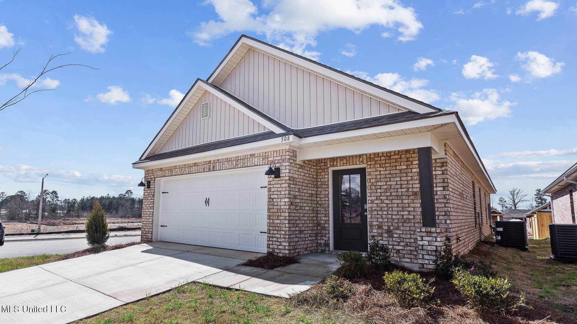 Pearl, MS 39208,413 Hidden Reed Ct