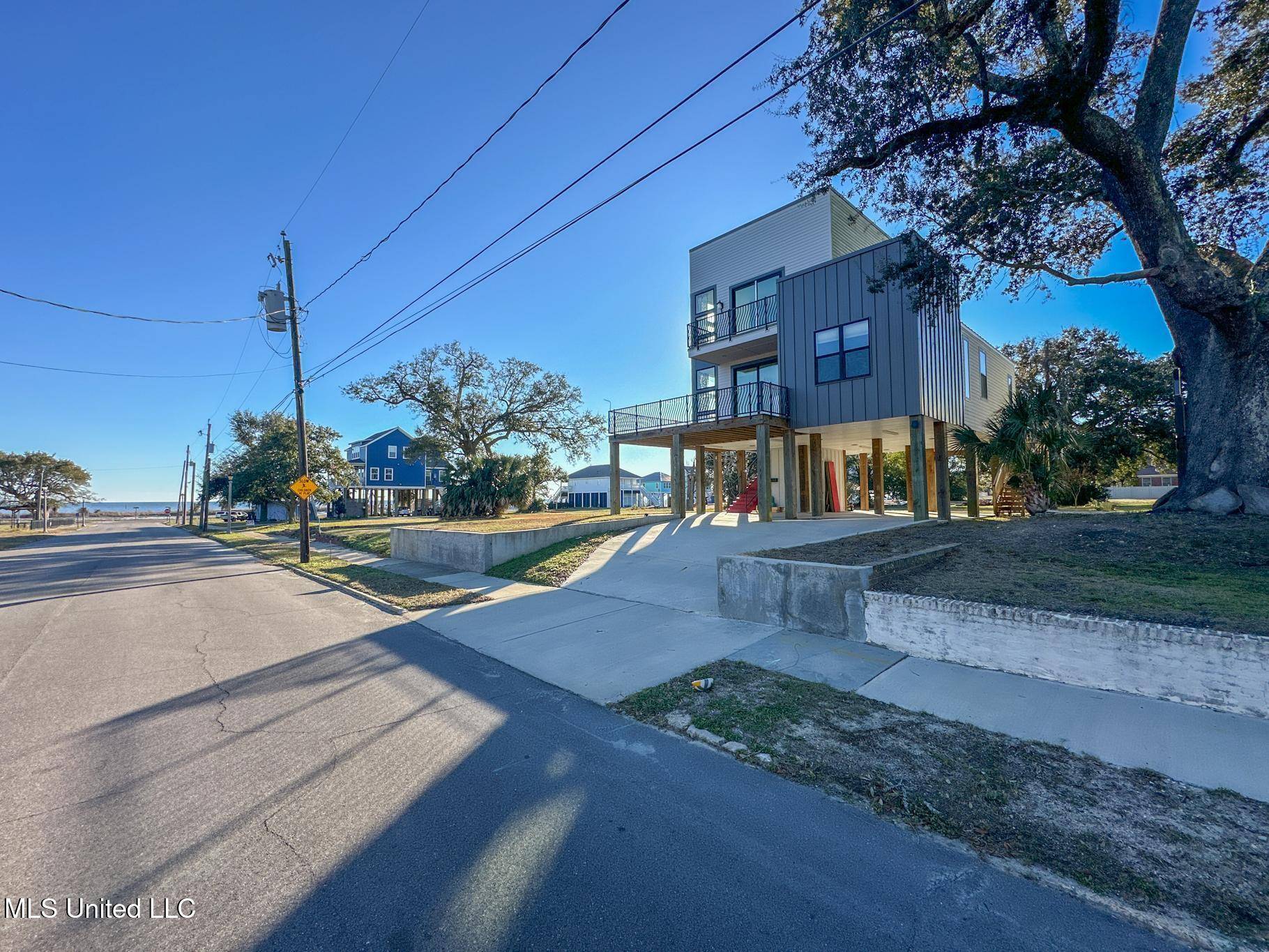 Biloxi, MS 39530,125 Miramar Avenue