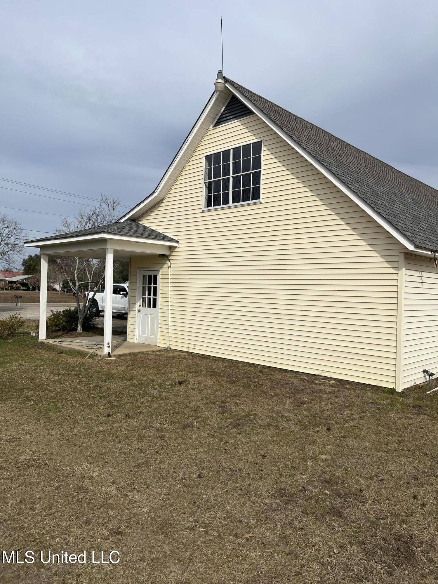 Moss Point, MS 39562,5700 Highway 614