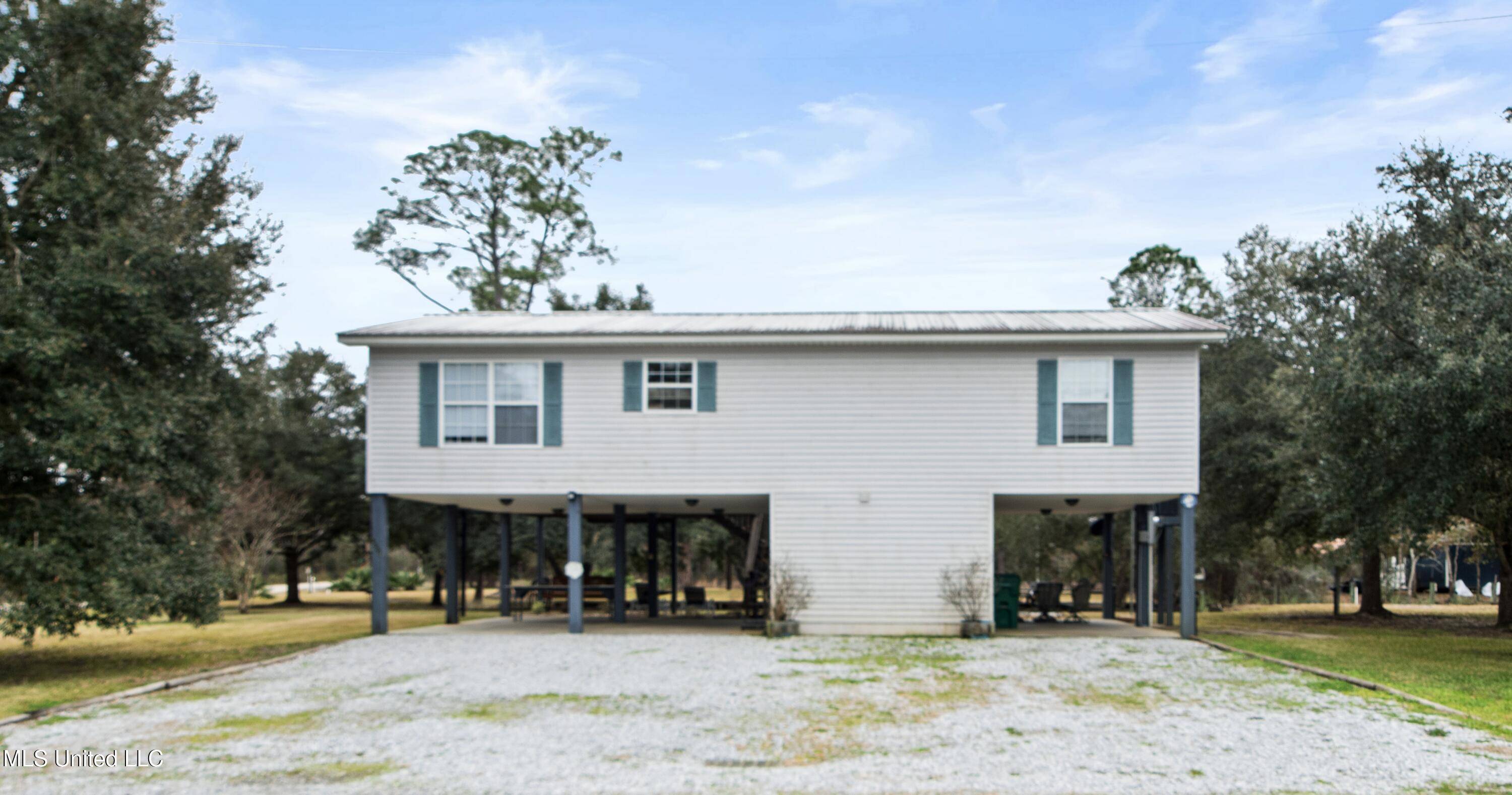 Bay Saint Louis, MS 39520,6007 4th Street