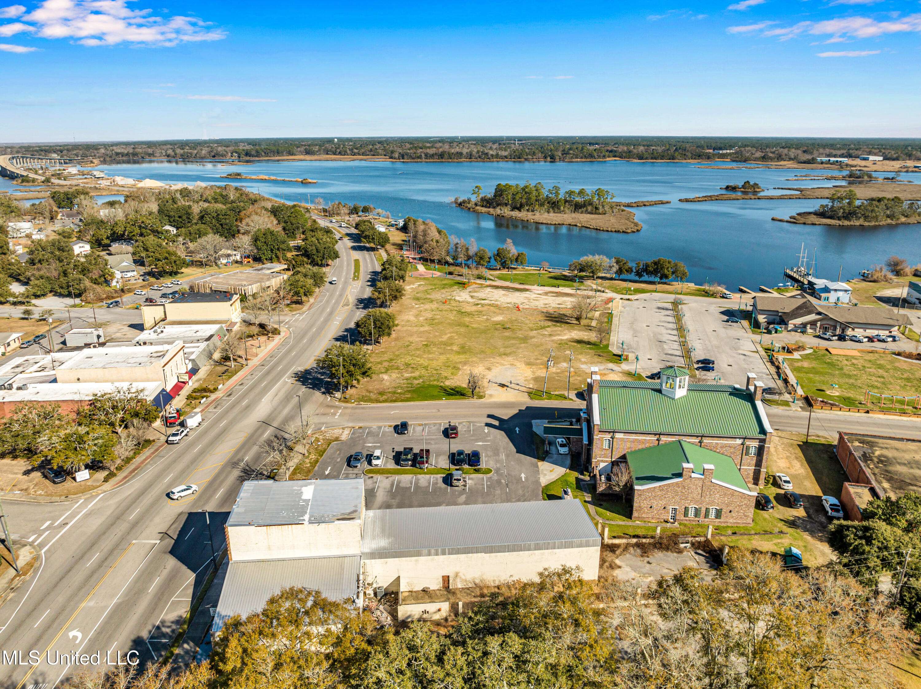 Moss Point, MS 39563,4914 Main Street