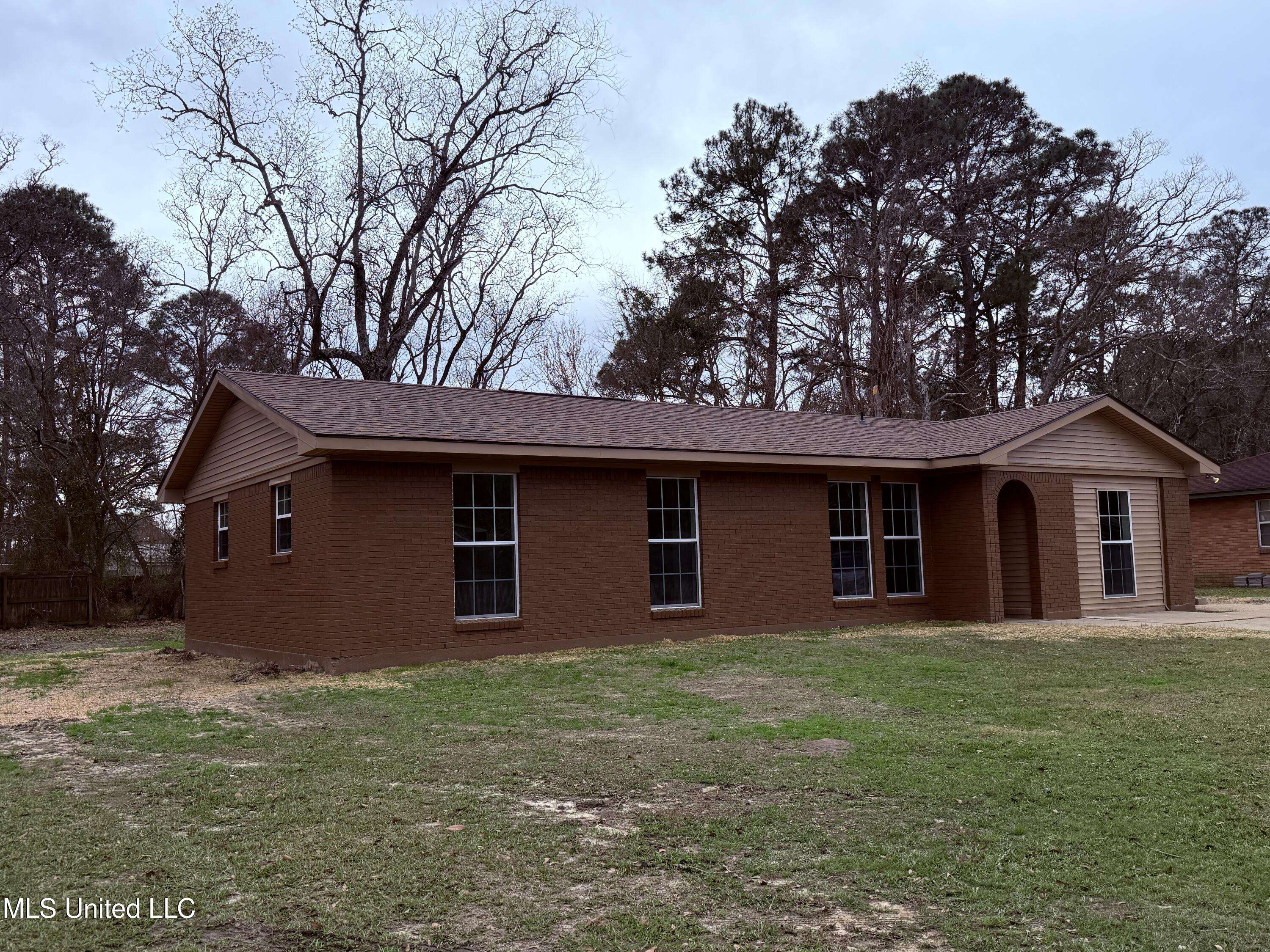 Gautier, MS 39553,2021 University Street
