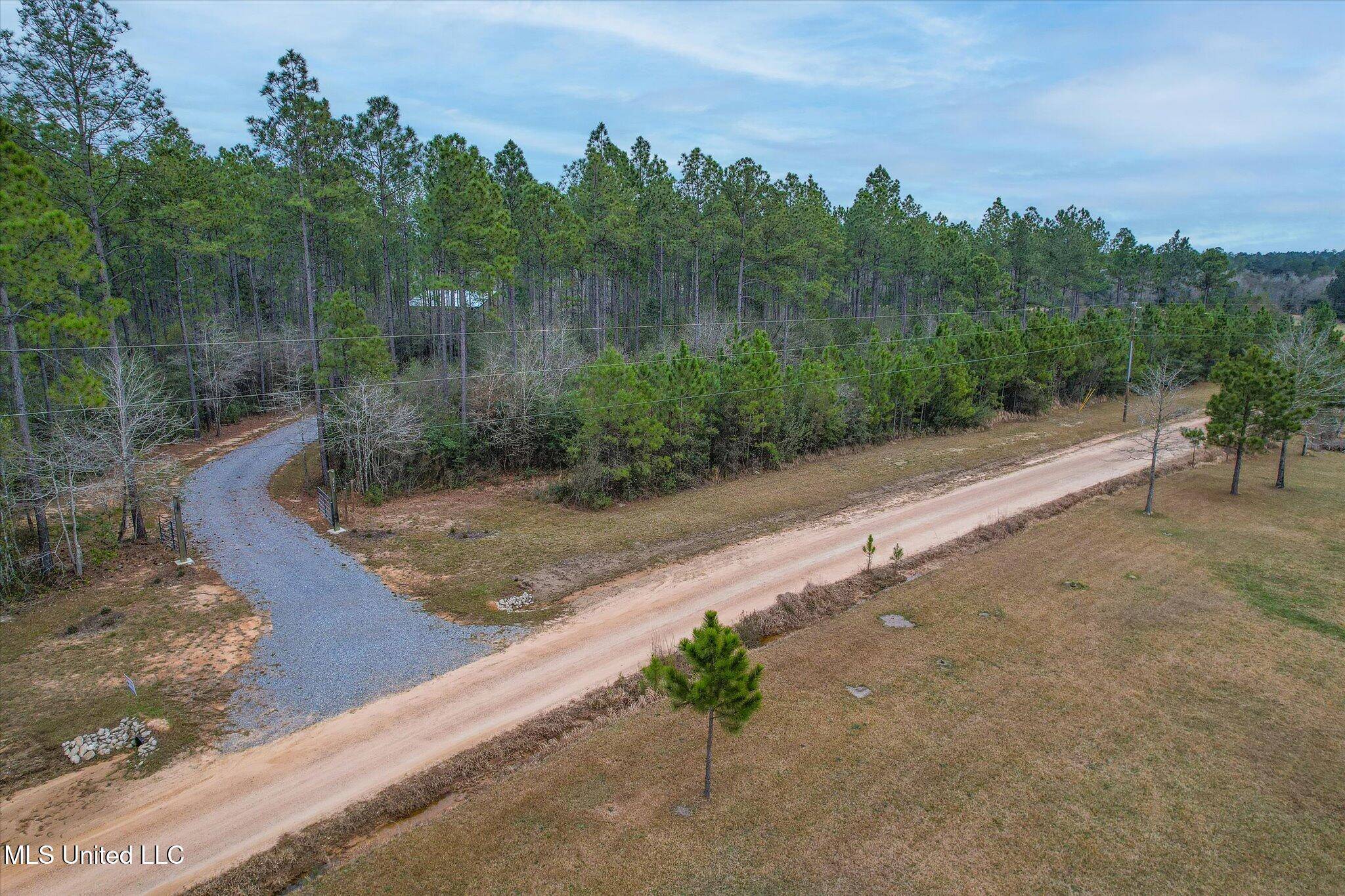 Kiln, MS 39556,22445 Road 374