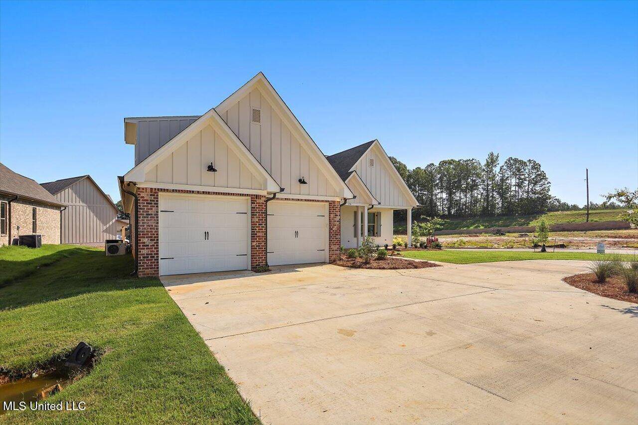 Flowood, MS 39232,176 Bronson Bend