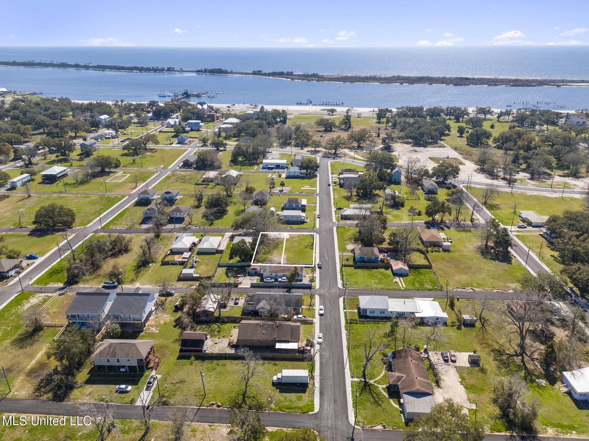 Biloxi, MS 39530,424 Pearl Street