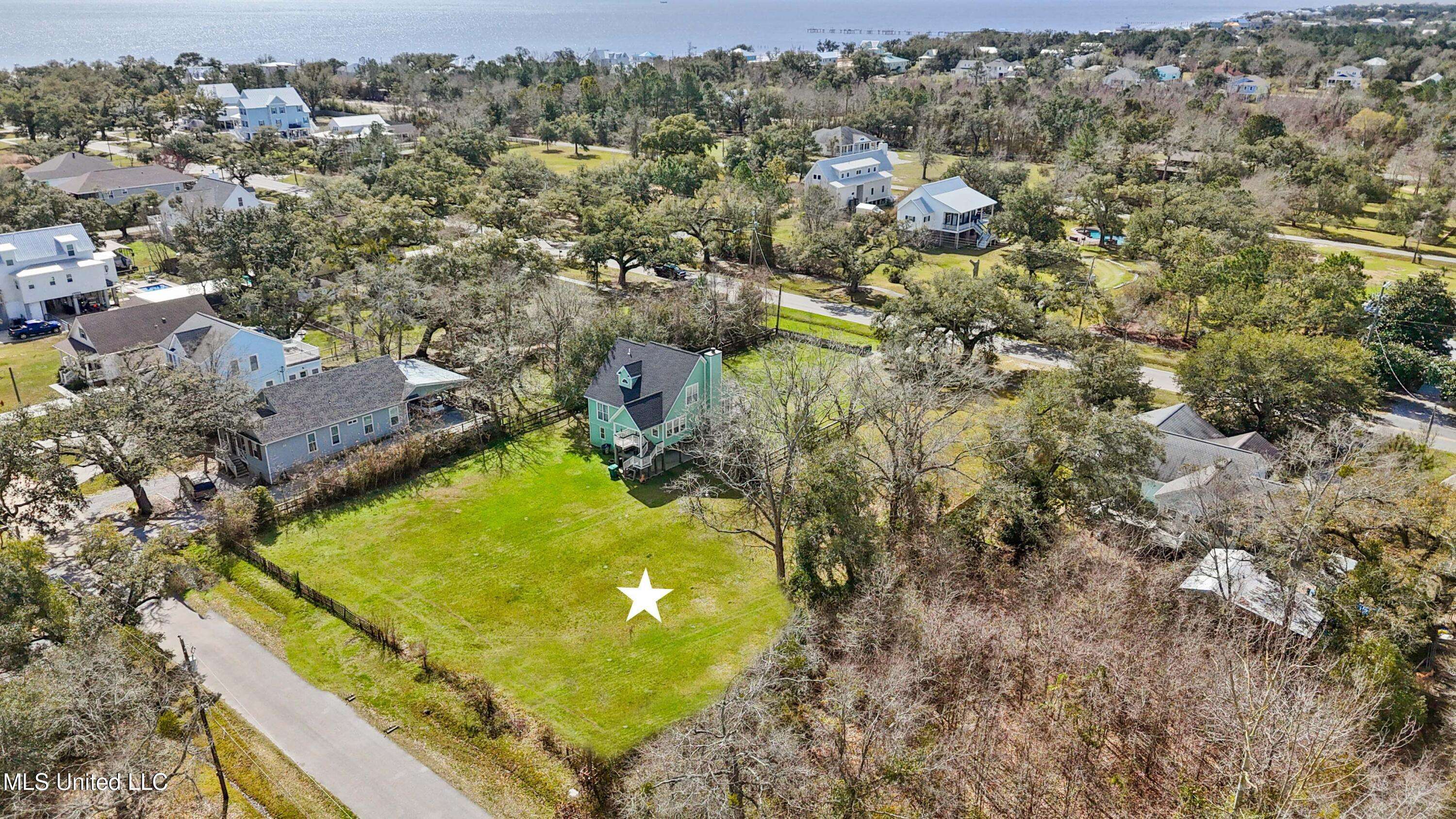 Waveland, MS 39576,321 Hoffman Lane