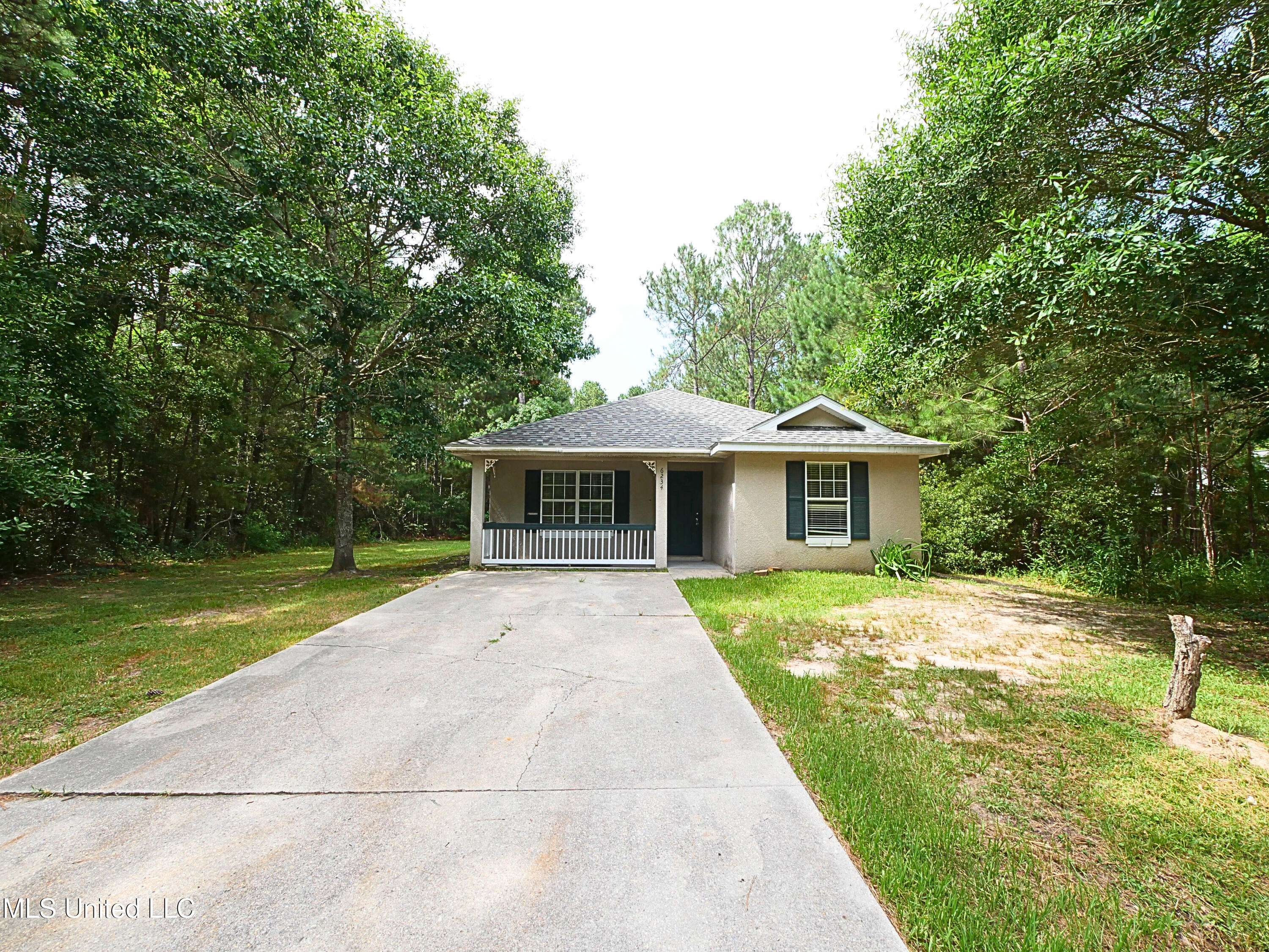 Bay Saint Louis, MS 39520,6234 W Lamar Street