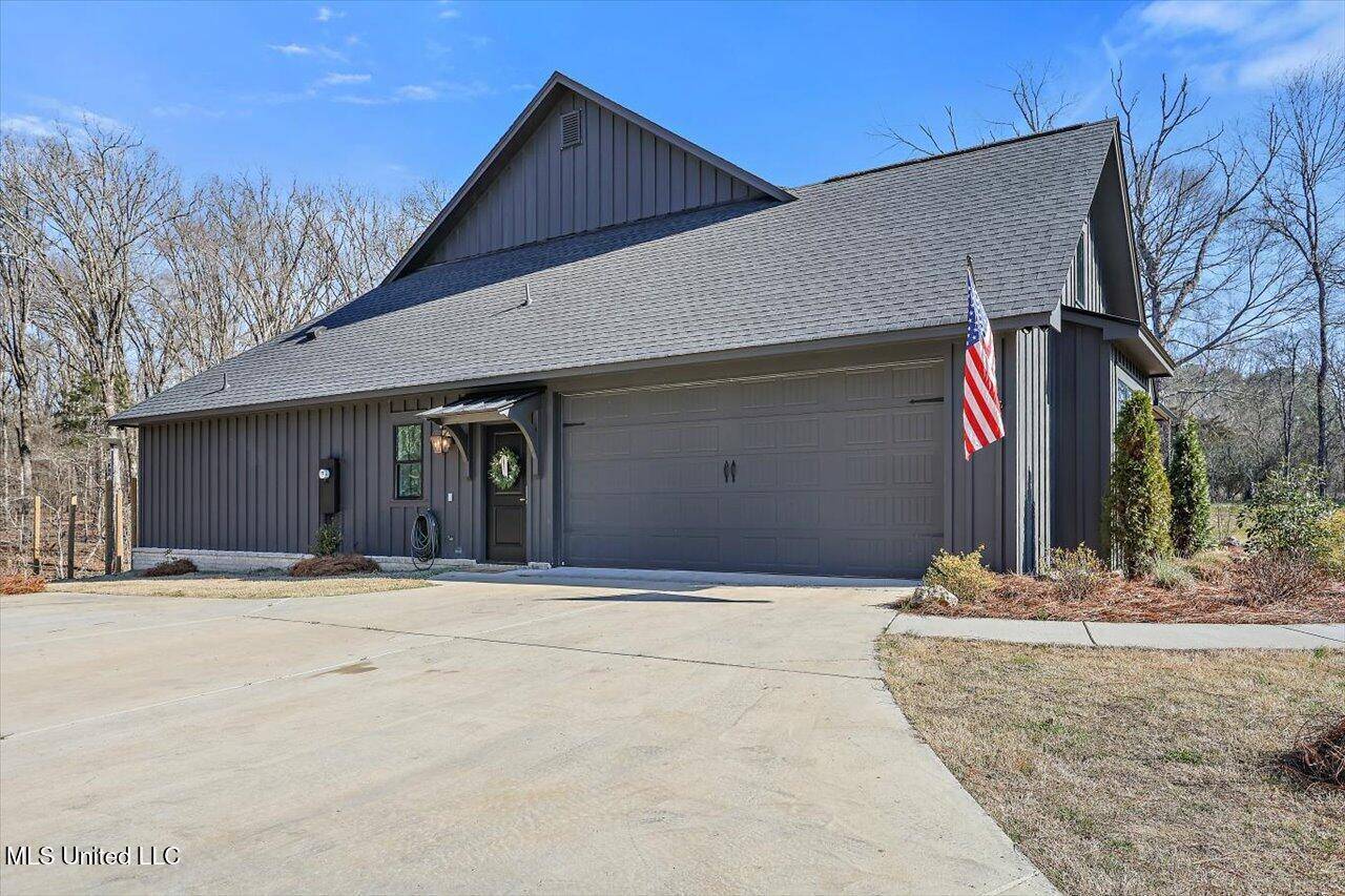 Clinton, MS 39056,1800 Clinton Raymond Road