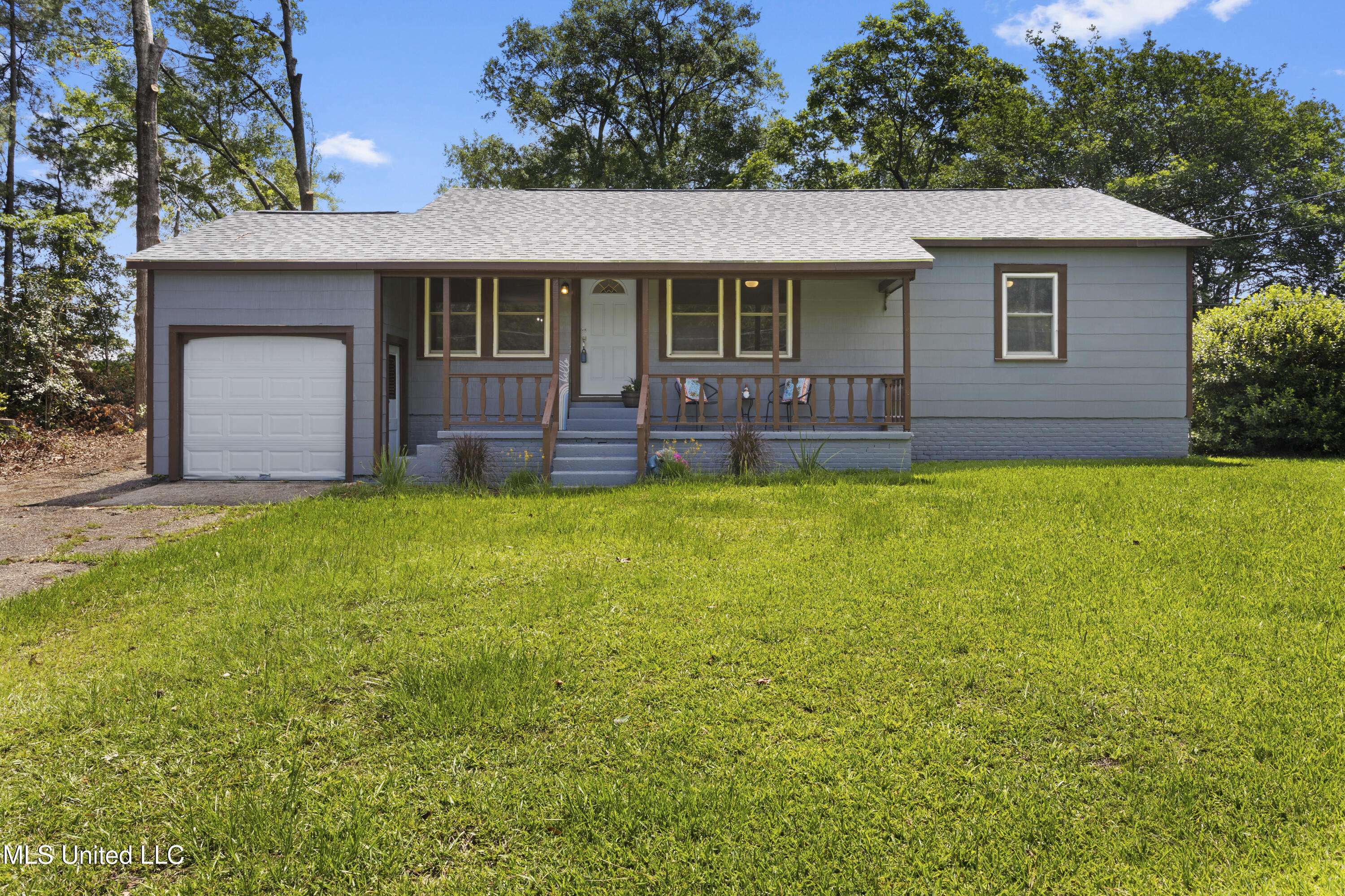 Wiggins, MS 39577,221 N Vardaman Street