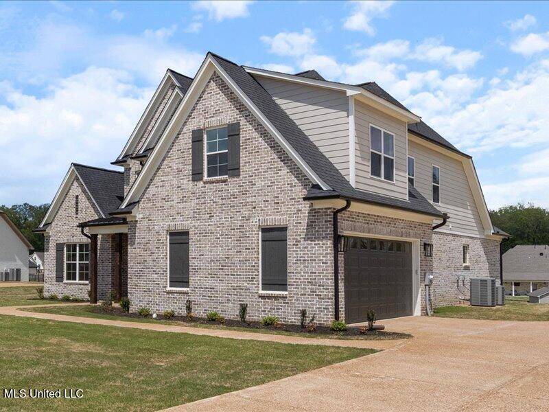 Nesbit, MS 38651,4392 Brooke Drive