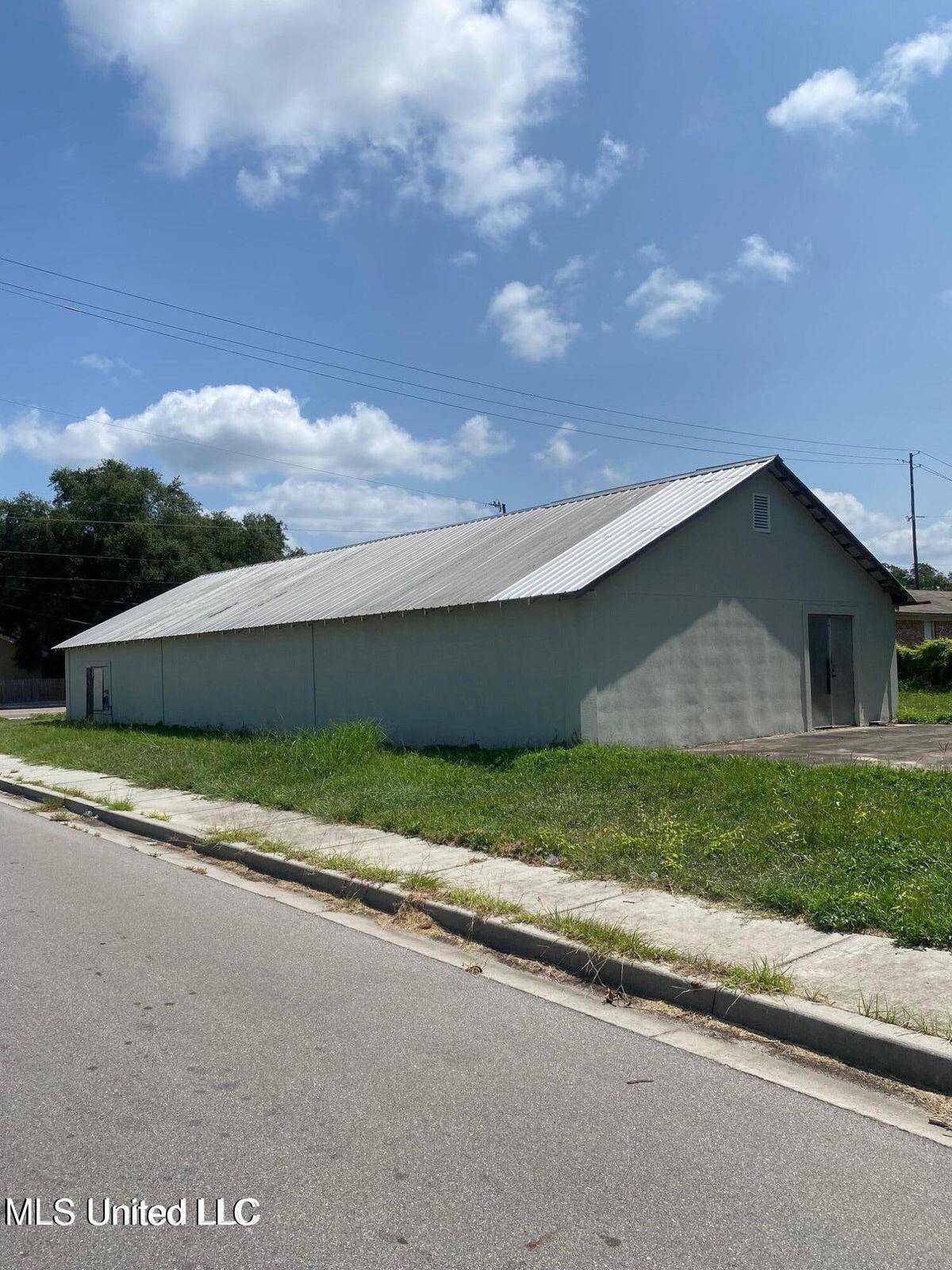 Biloxi, MS 39530,511 Division Street