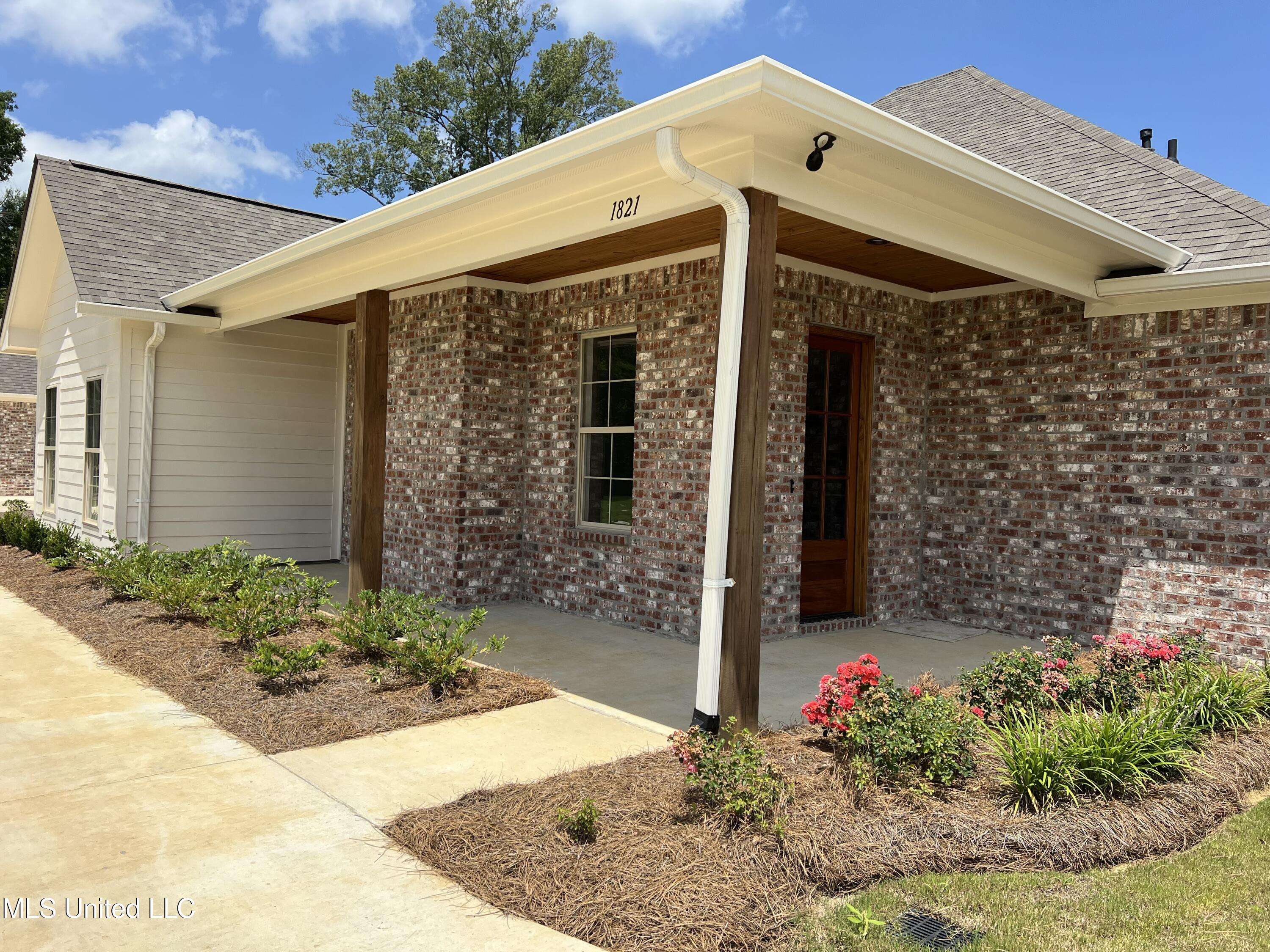 Brandon, MS 39047,1821 Freedom Ring Drive