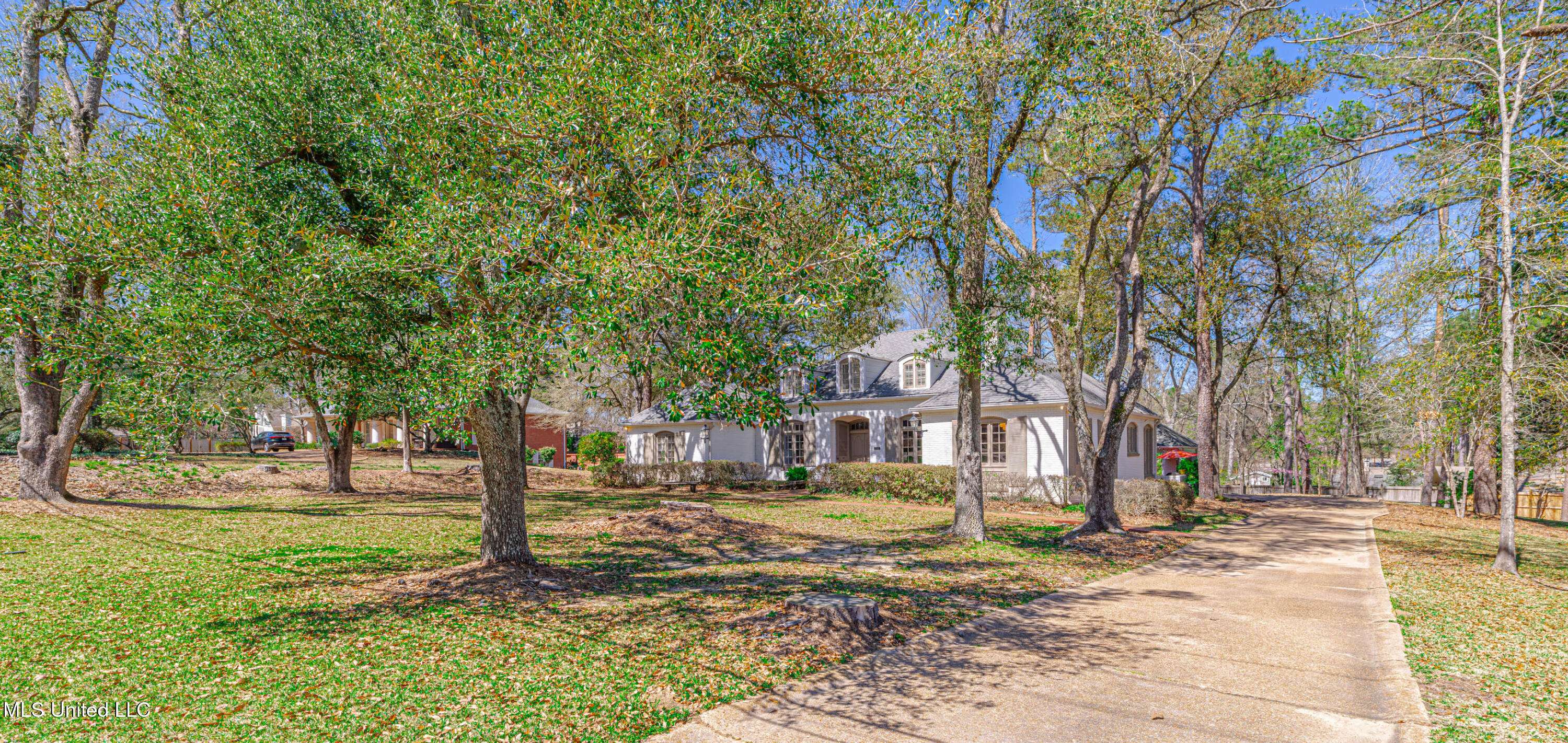 Jackson, MS 39211,1616 Eastover Drive