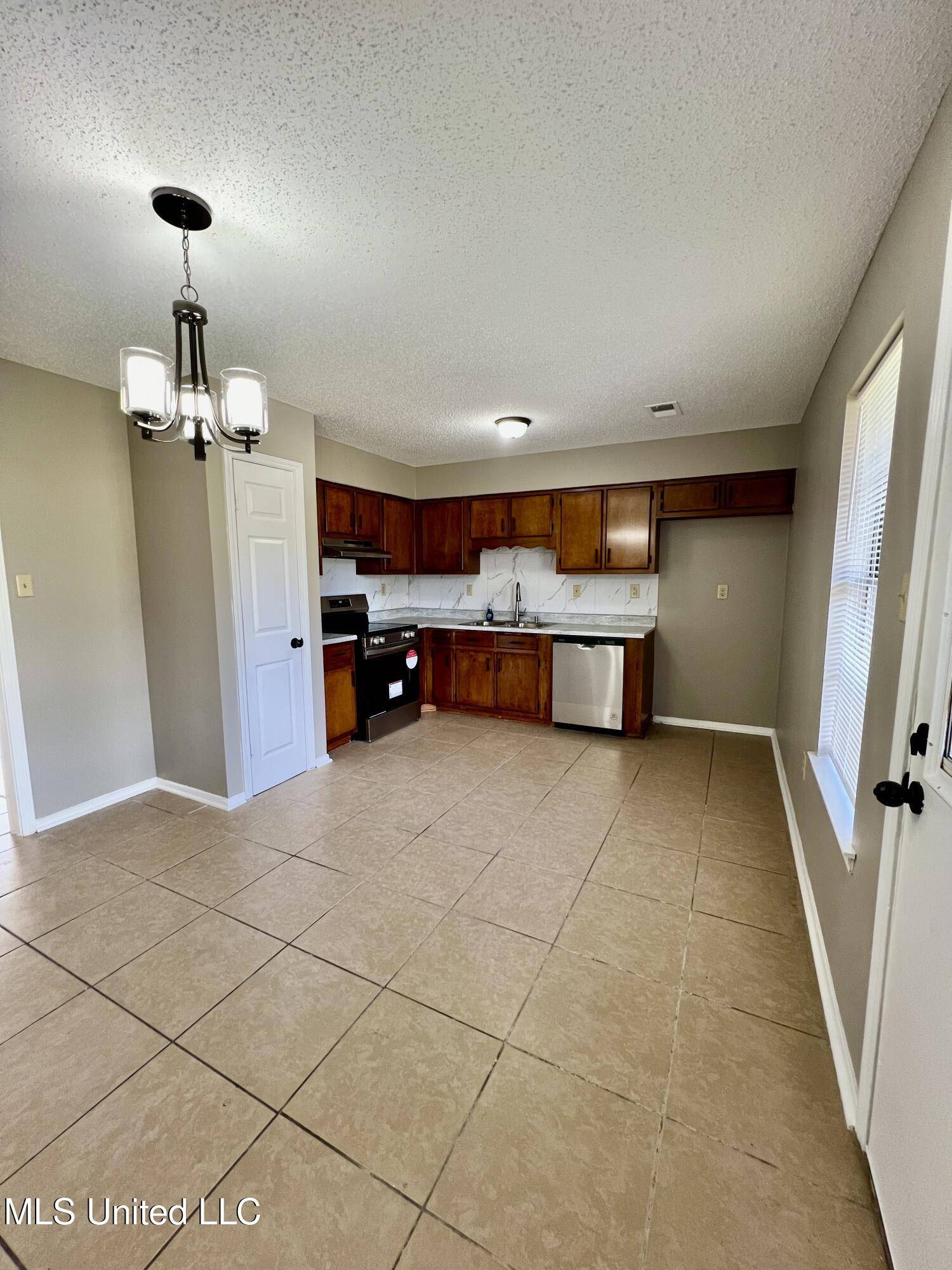 Olive Branch, MS 38654,10630 Chateau Drive