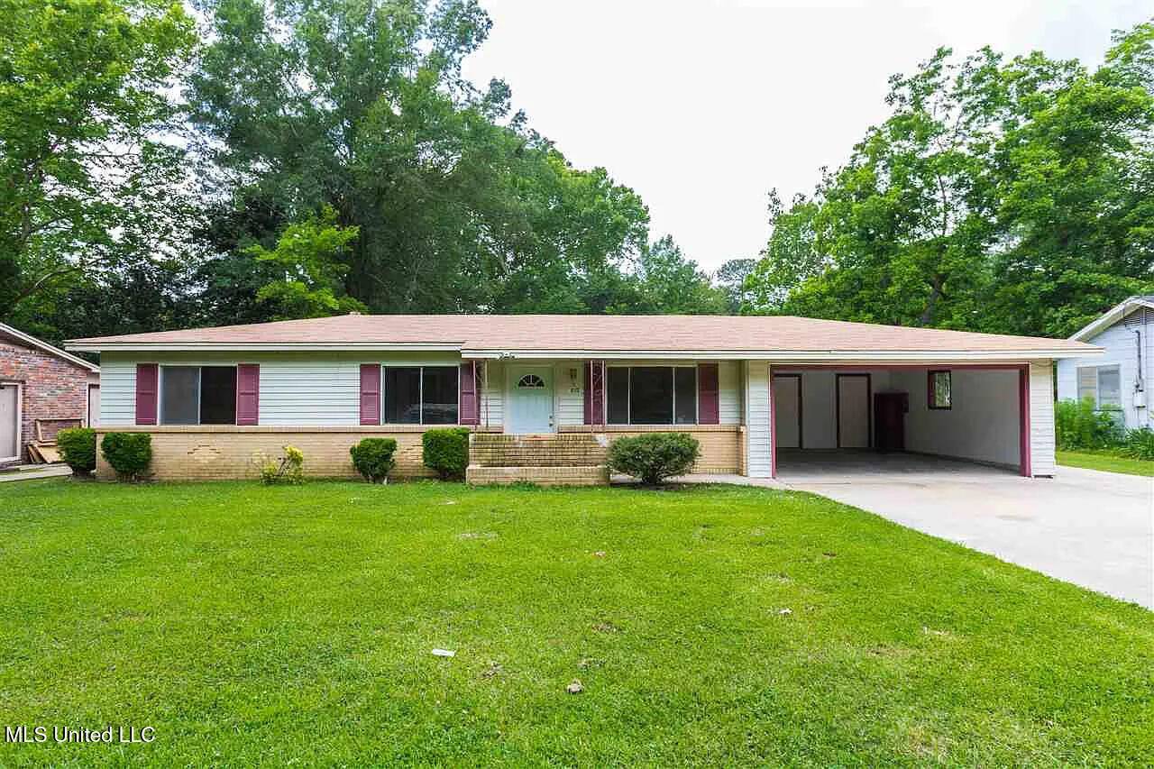 Jackson, MS 39204,1073 Maria Drive