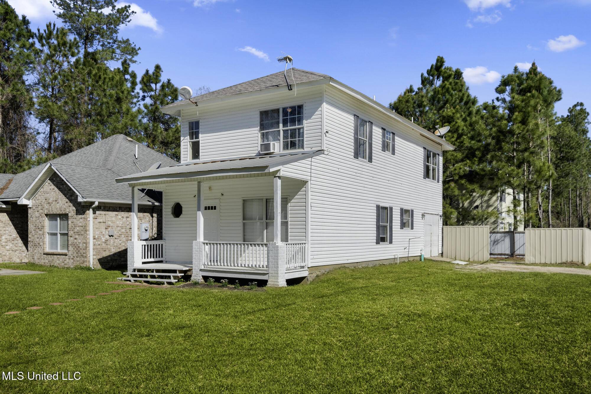Bay Saint Louis, MS 39520,6154 E Quitman Street