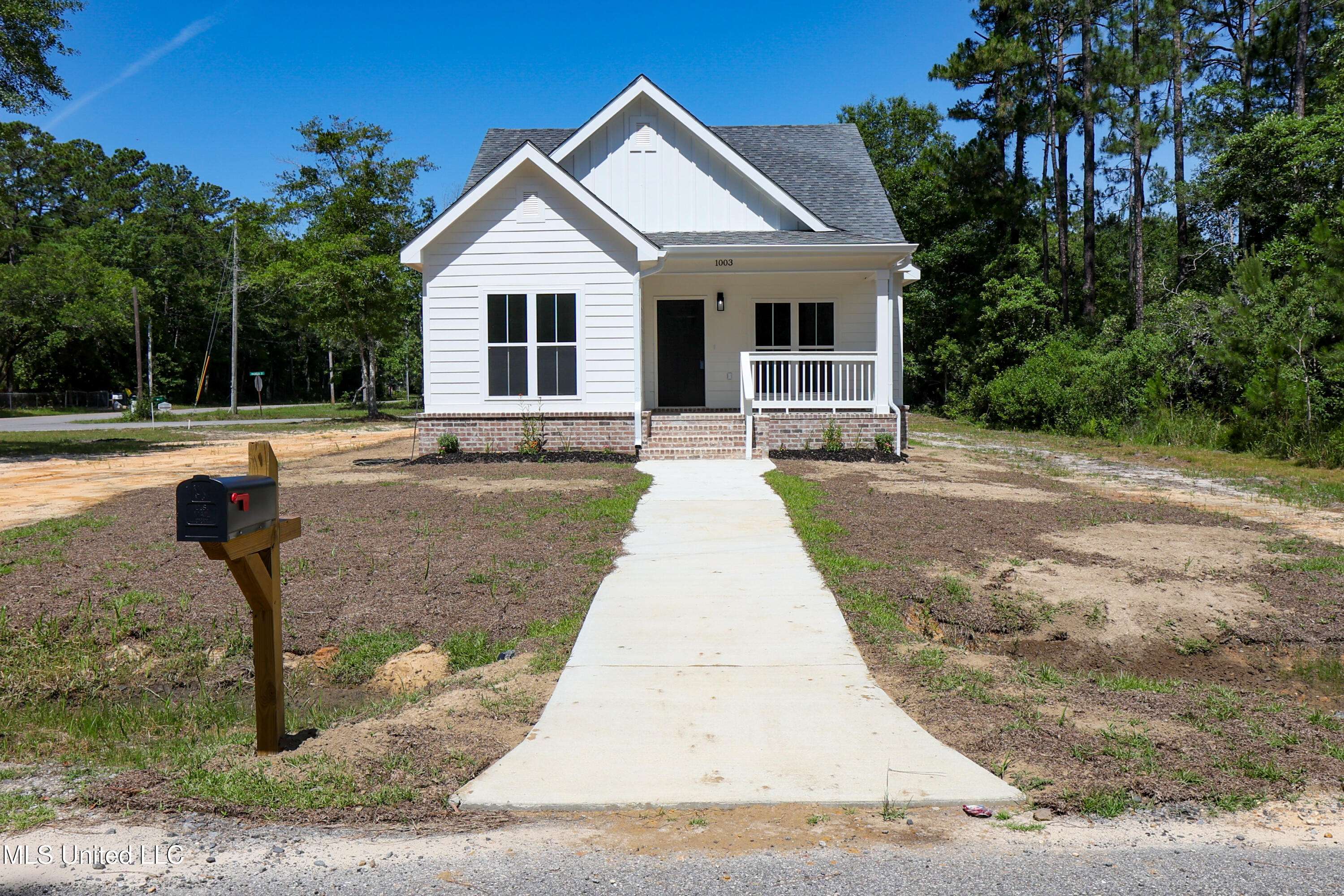 Ocean Springs, MS 39564,1003 Dorothy Street