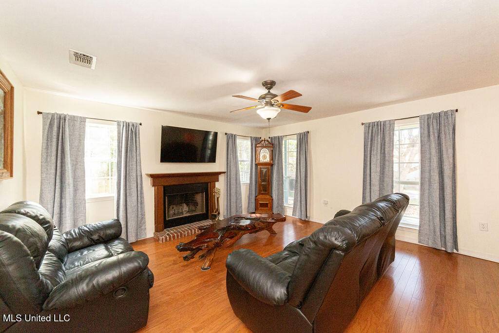Pass Christian, MS 39571,114 Menge Avenue