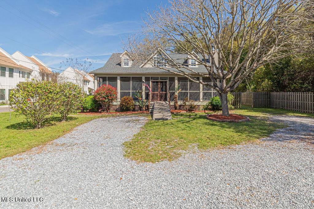 Pass Christian, MS 39571,114 Menge Avenue