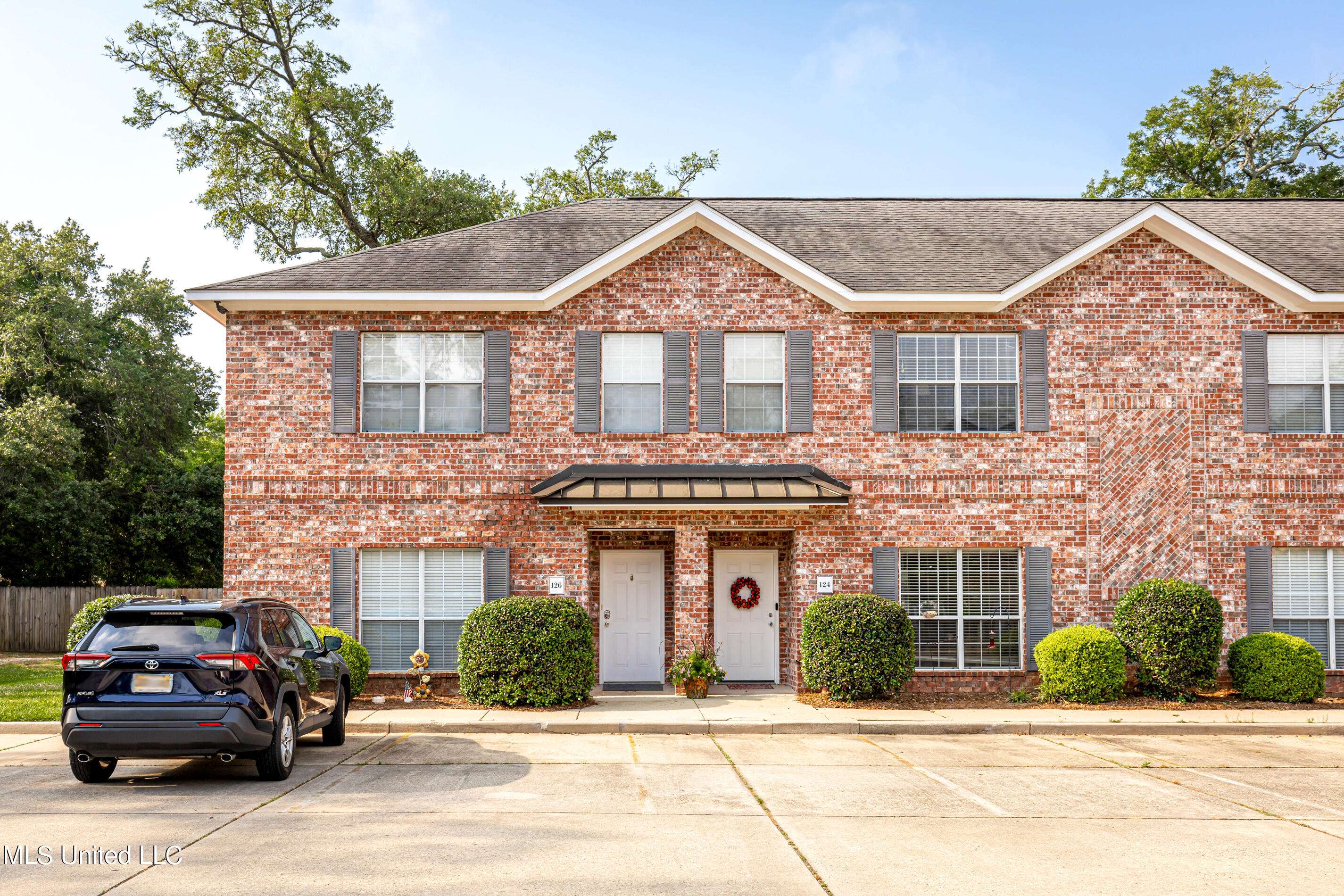 Ocean Springs, MS 39564,124 Armand Oaks