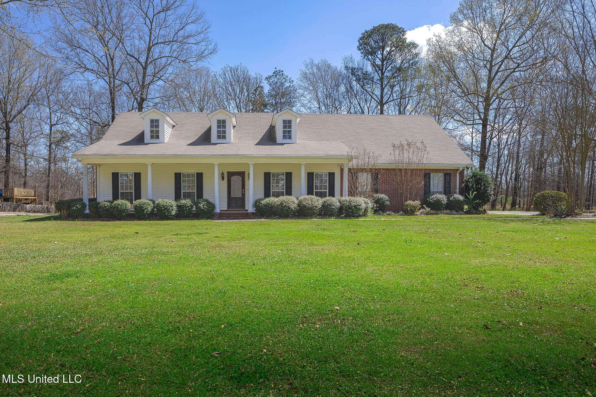 Forest, MS 39074,113 Pine Hill