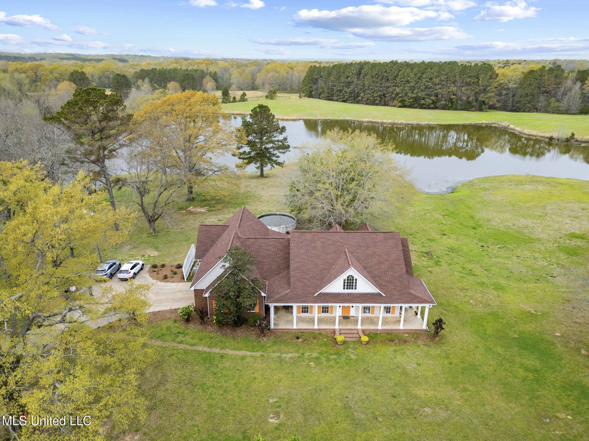 Flora, MS 39071,214 Grace Lane