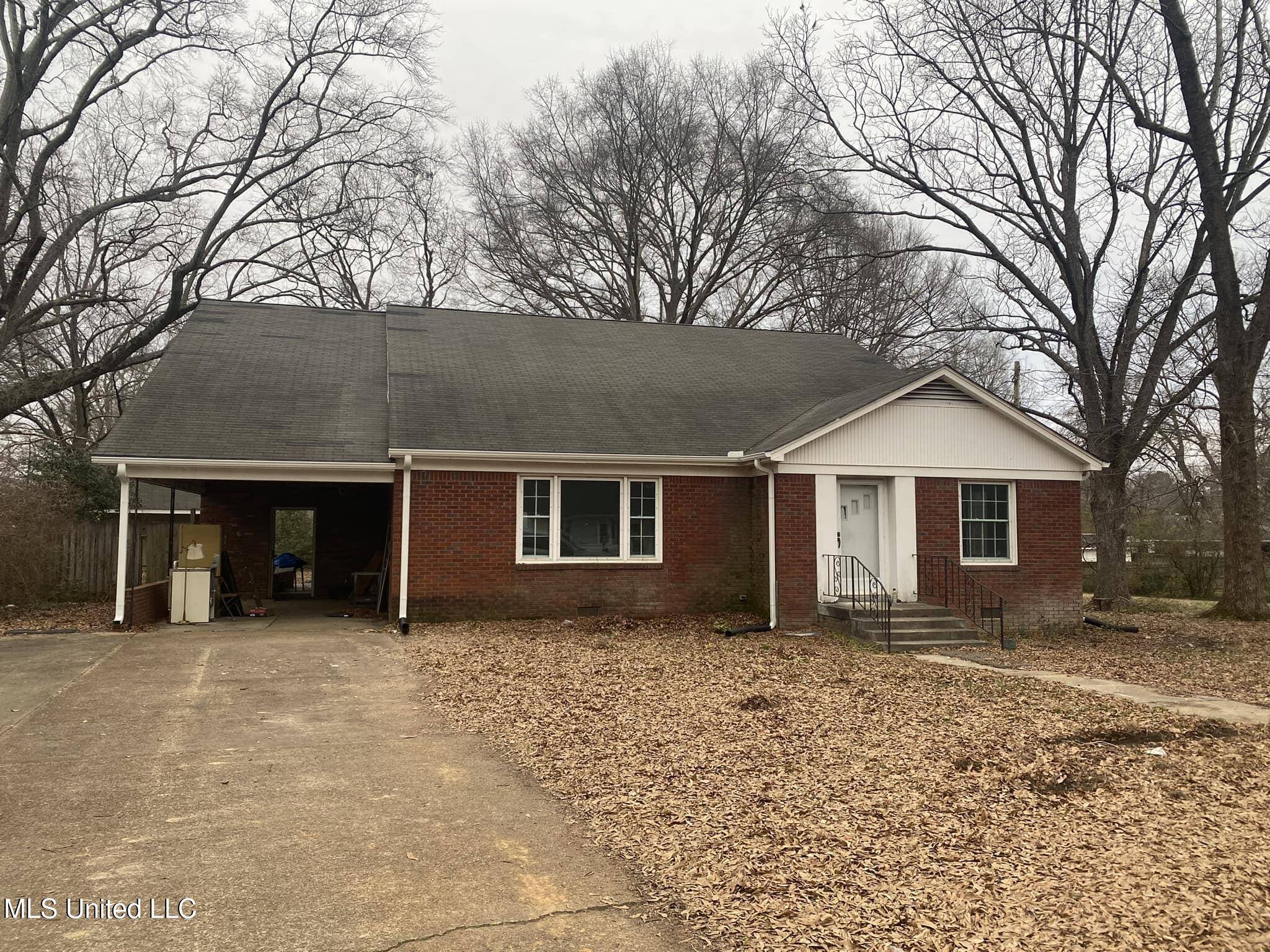 Senatobia, MS 38668,206 Bowden Street