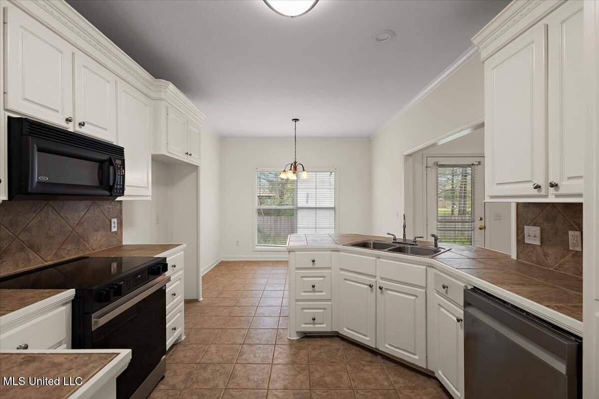 Canton, MS 39046,128 W Elbridge Way