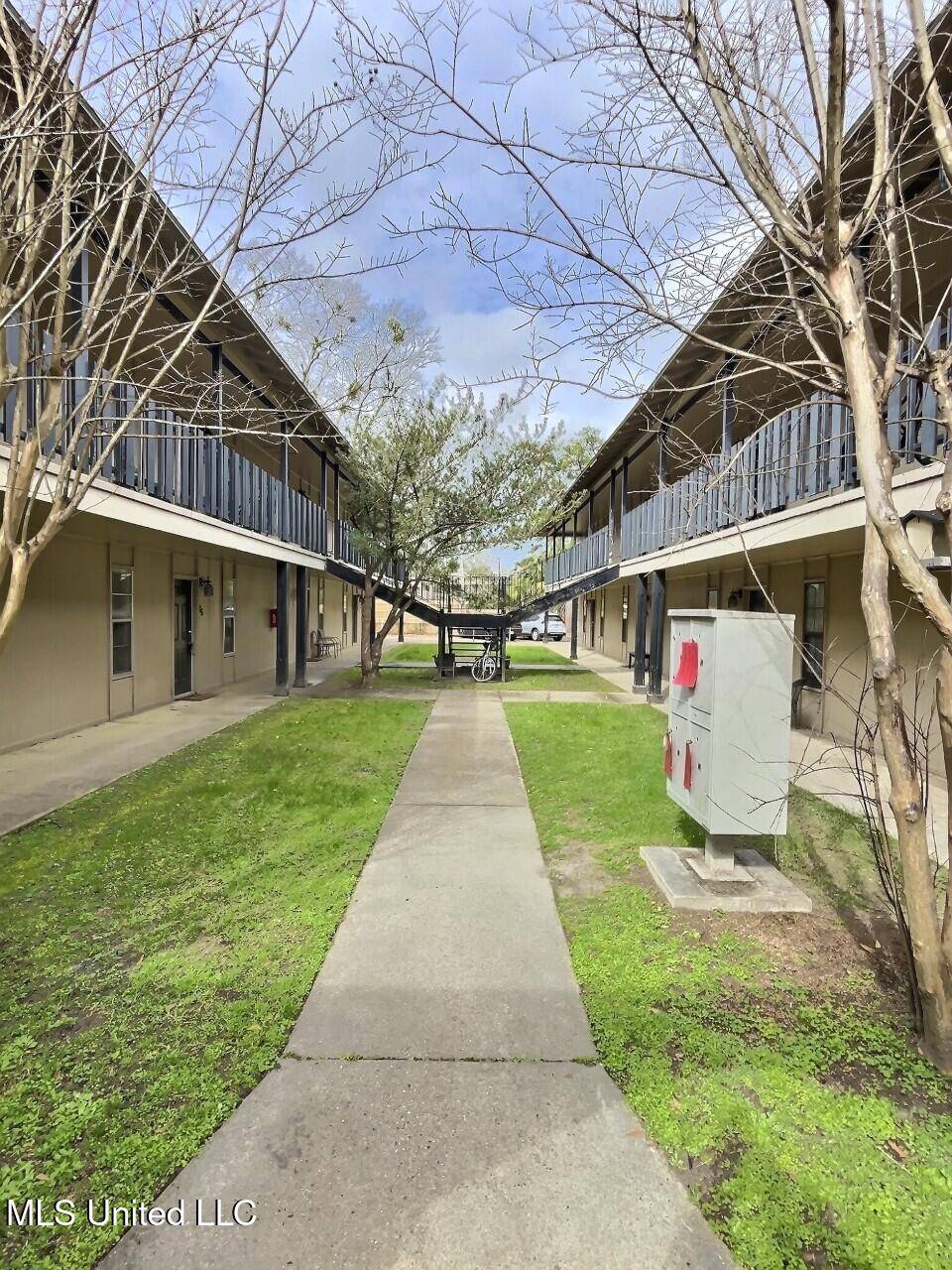Ocean Springs, MS 39564,318 Porter Avenue #106