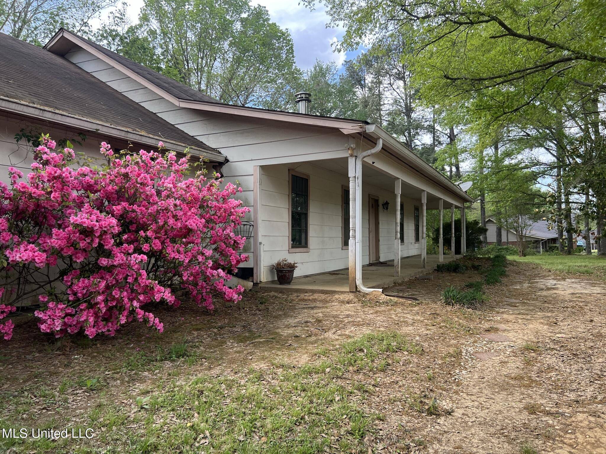 Jackson, MS 39209,2339 N Pine Lea Drive