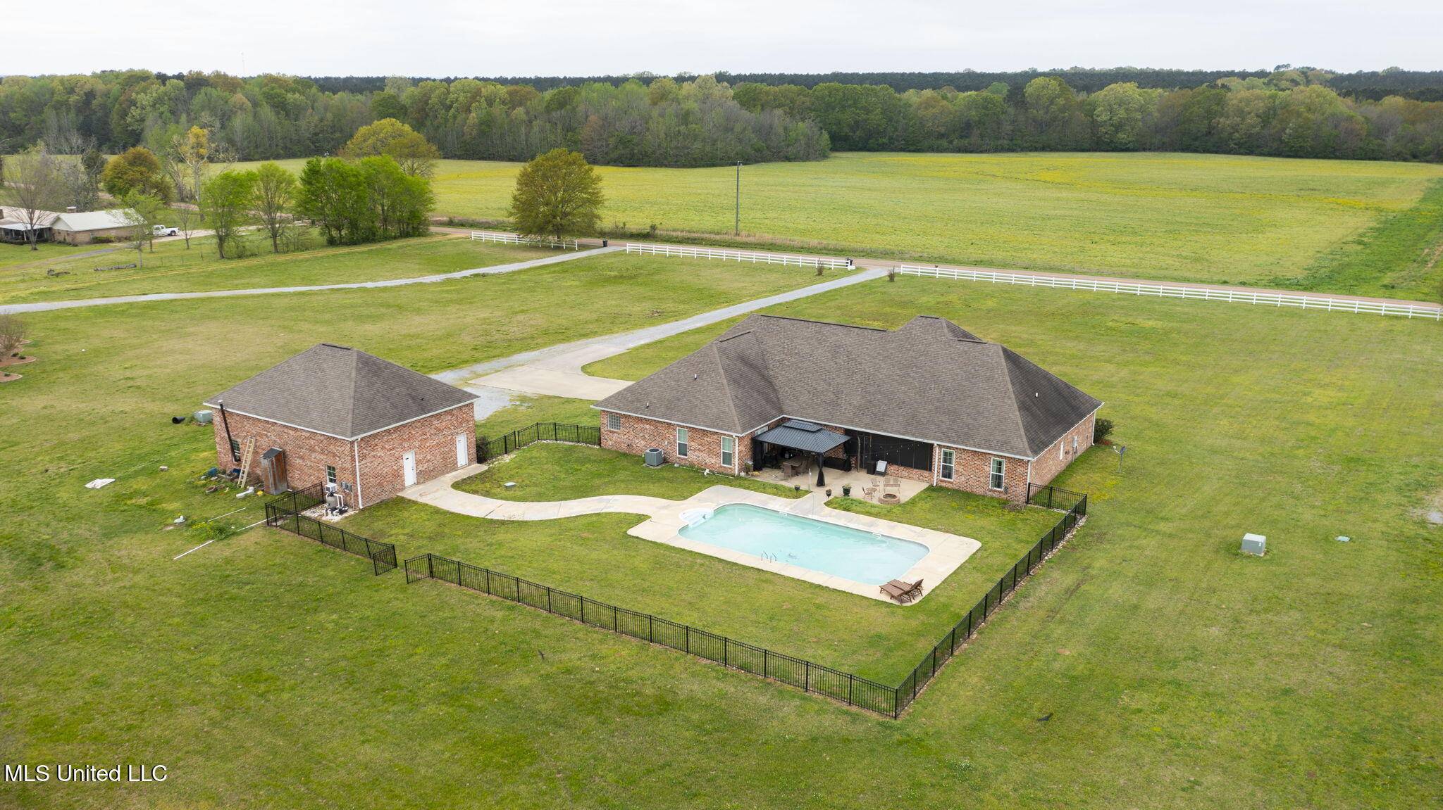 Pelahatchie, MS 39145,712 Leesburg Road